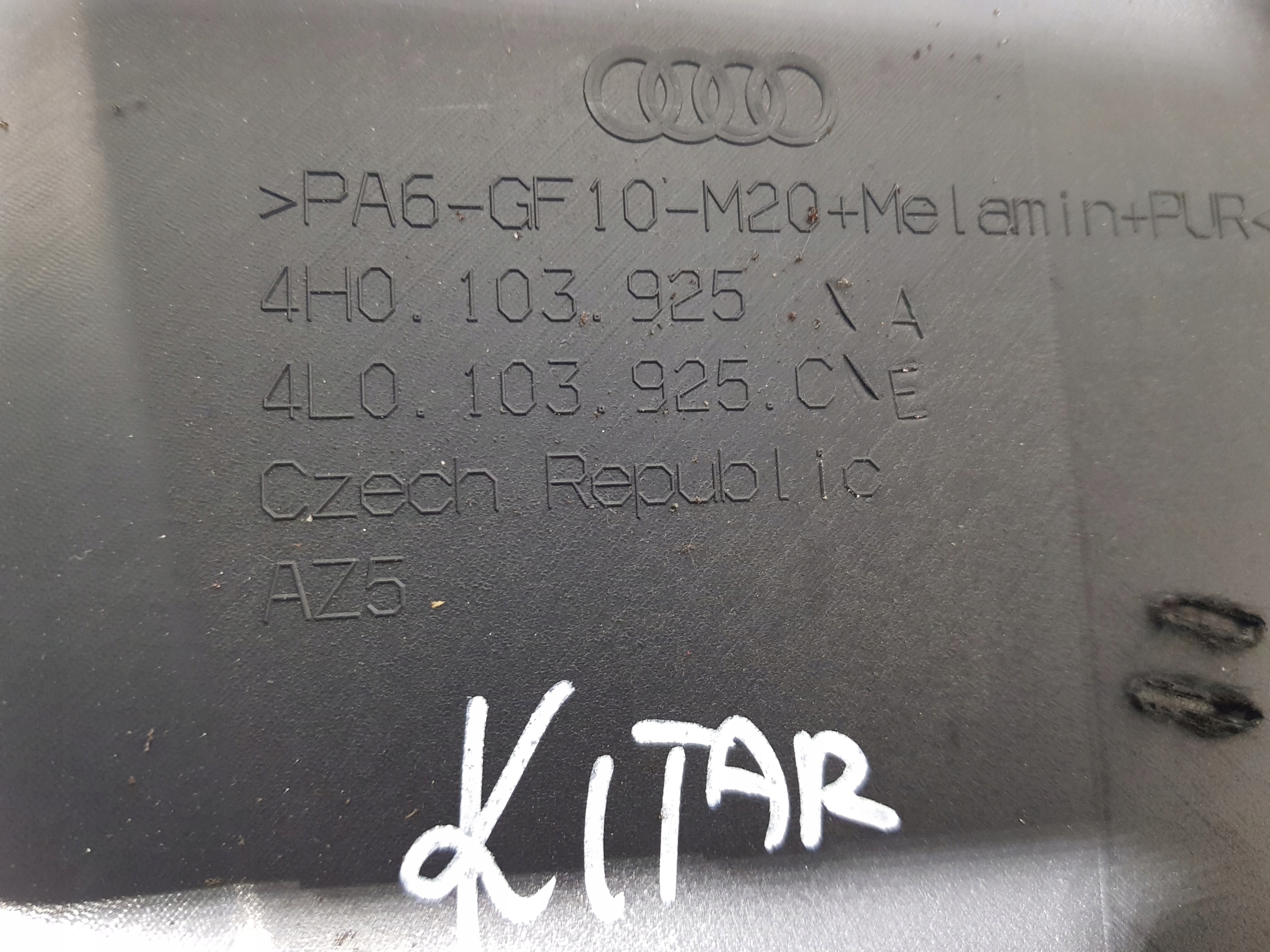 upper cover engine housing cover AUDI A8 D4 3.0 TDI 4H0103925
