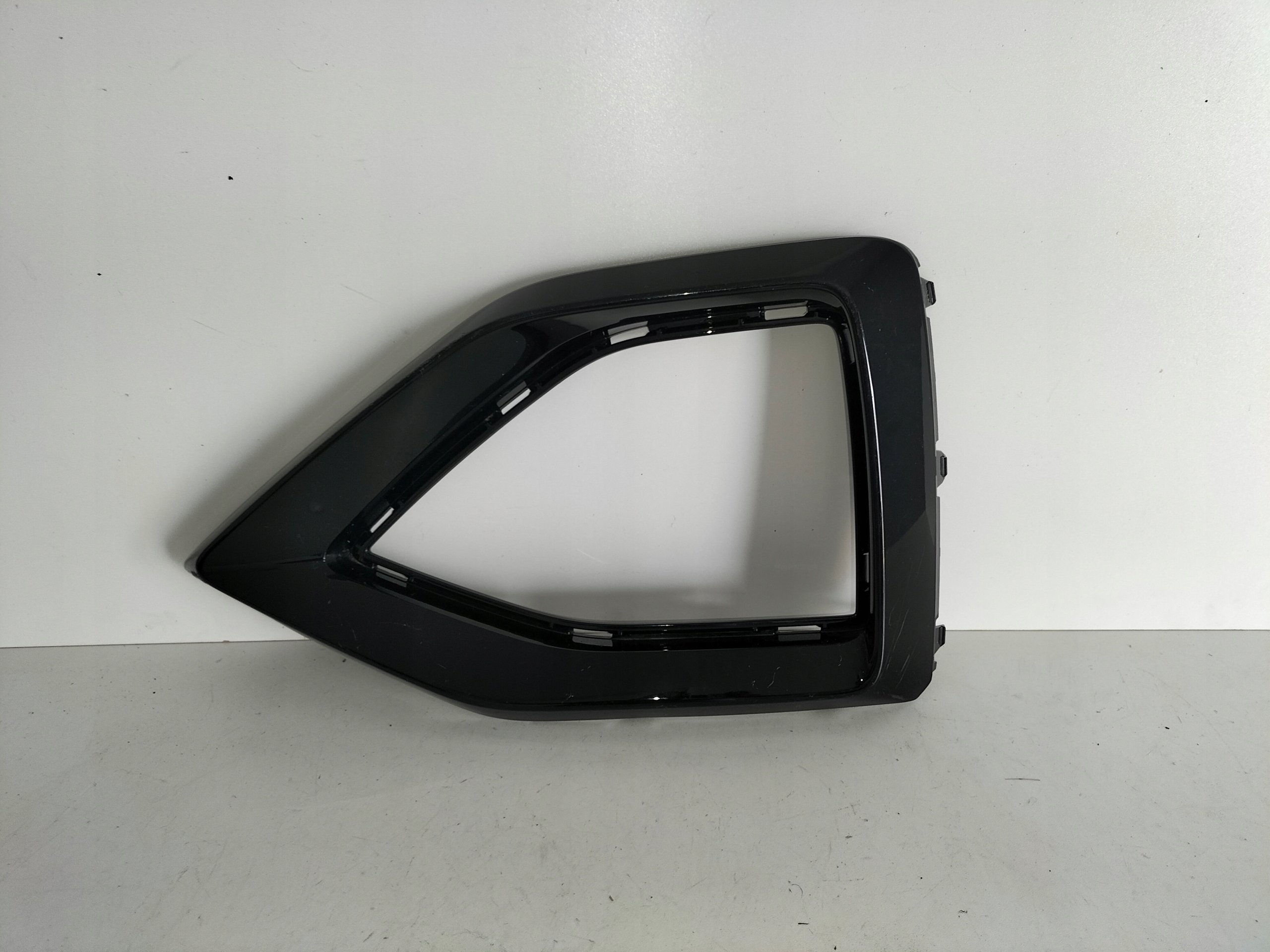 grille grid of a bumper front left AUDI Q2 LIFT 21