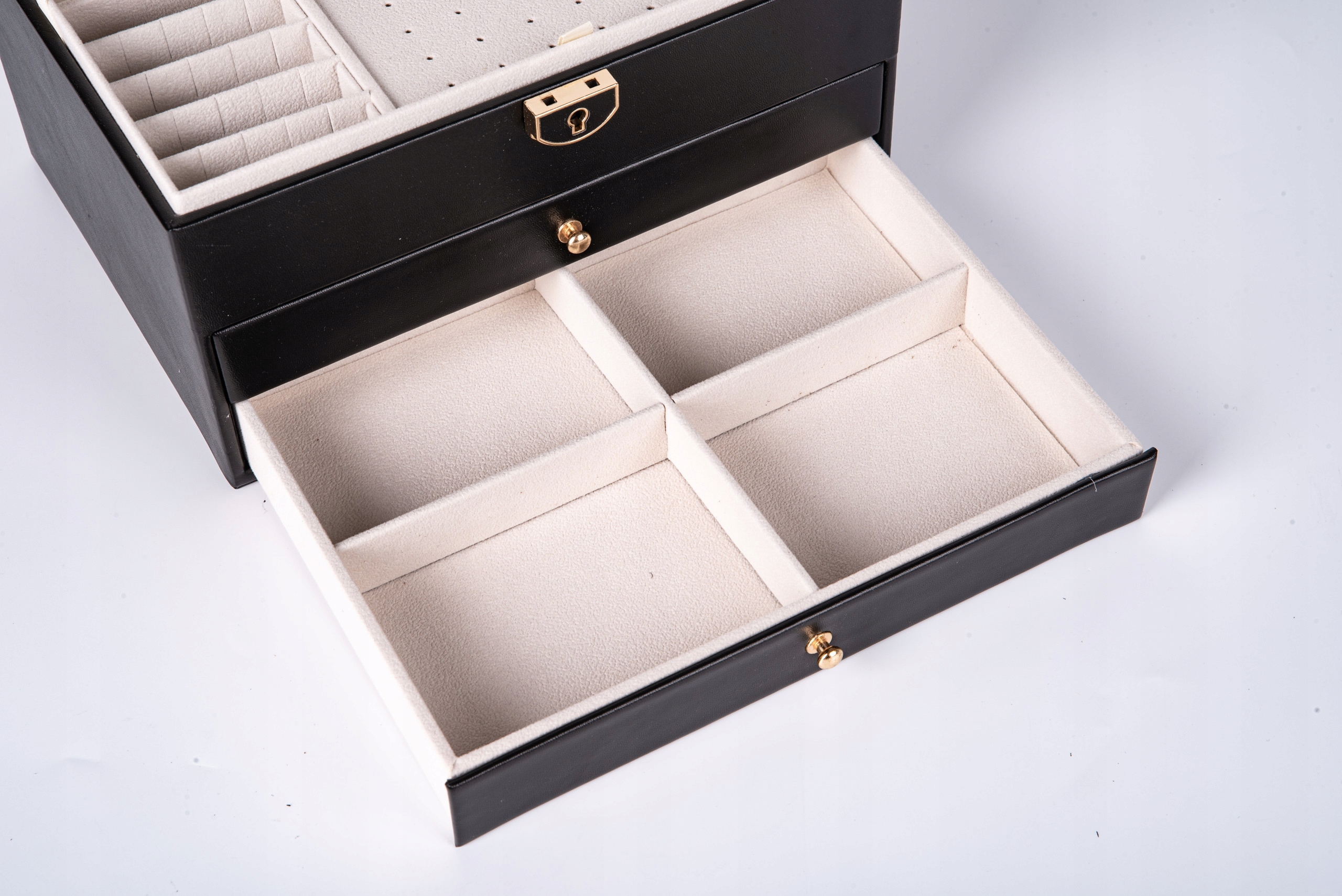 ÉKSZERTARTÓ DOBOZ ELEGÁNS RENDSZEREZŐ BESTIF KULCSTARTÓ Anyag ökobőr