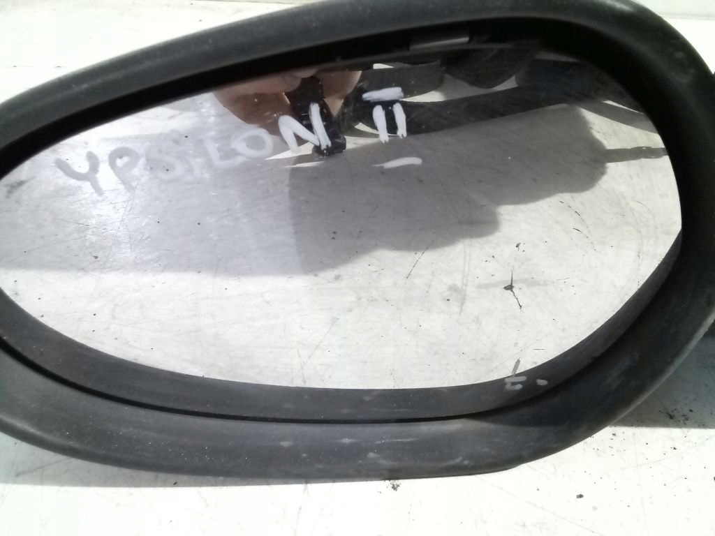 Lancia Ypsilon II mirror left manually