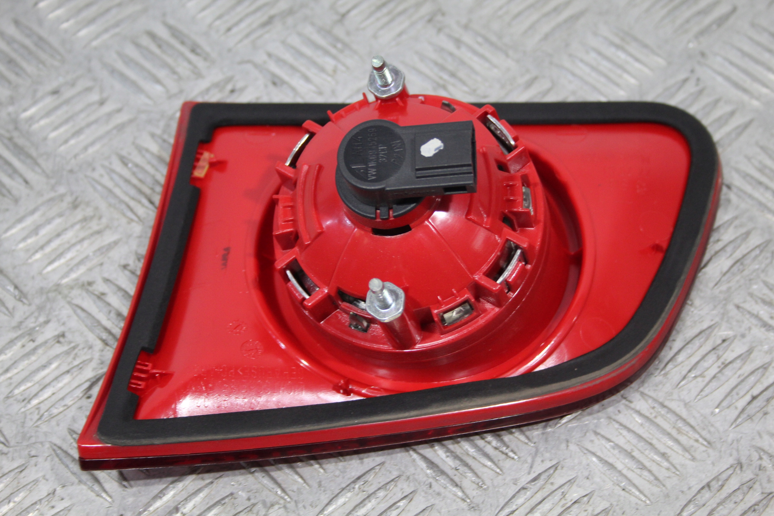 light bonnet left rear part VW PASSAT 3C 3C0 3C9