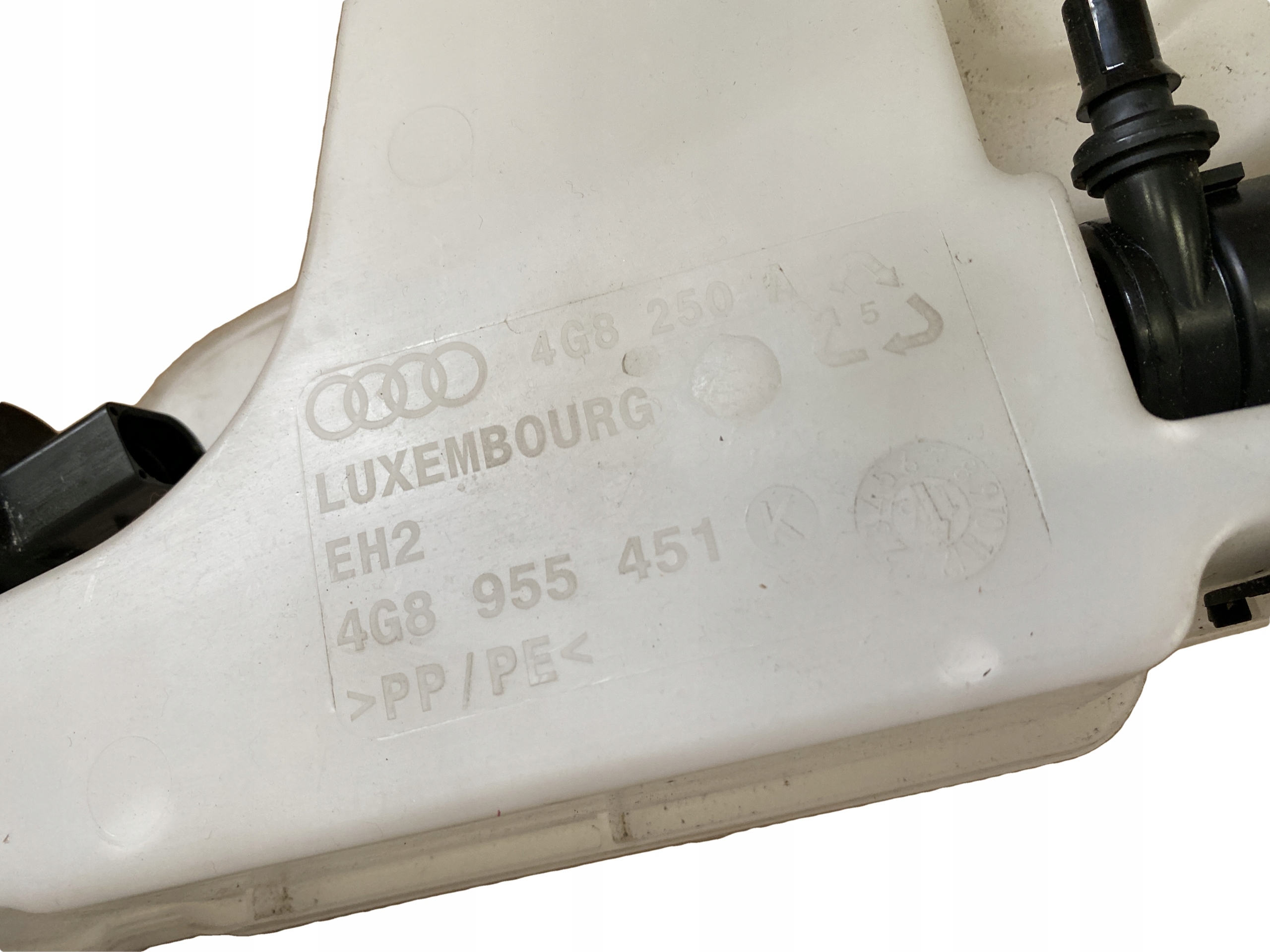 AUDI A6 A7 4G washer fluid tank 4G8955451K