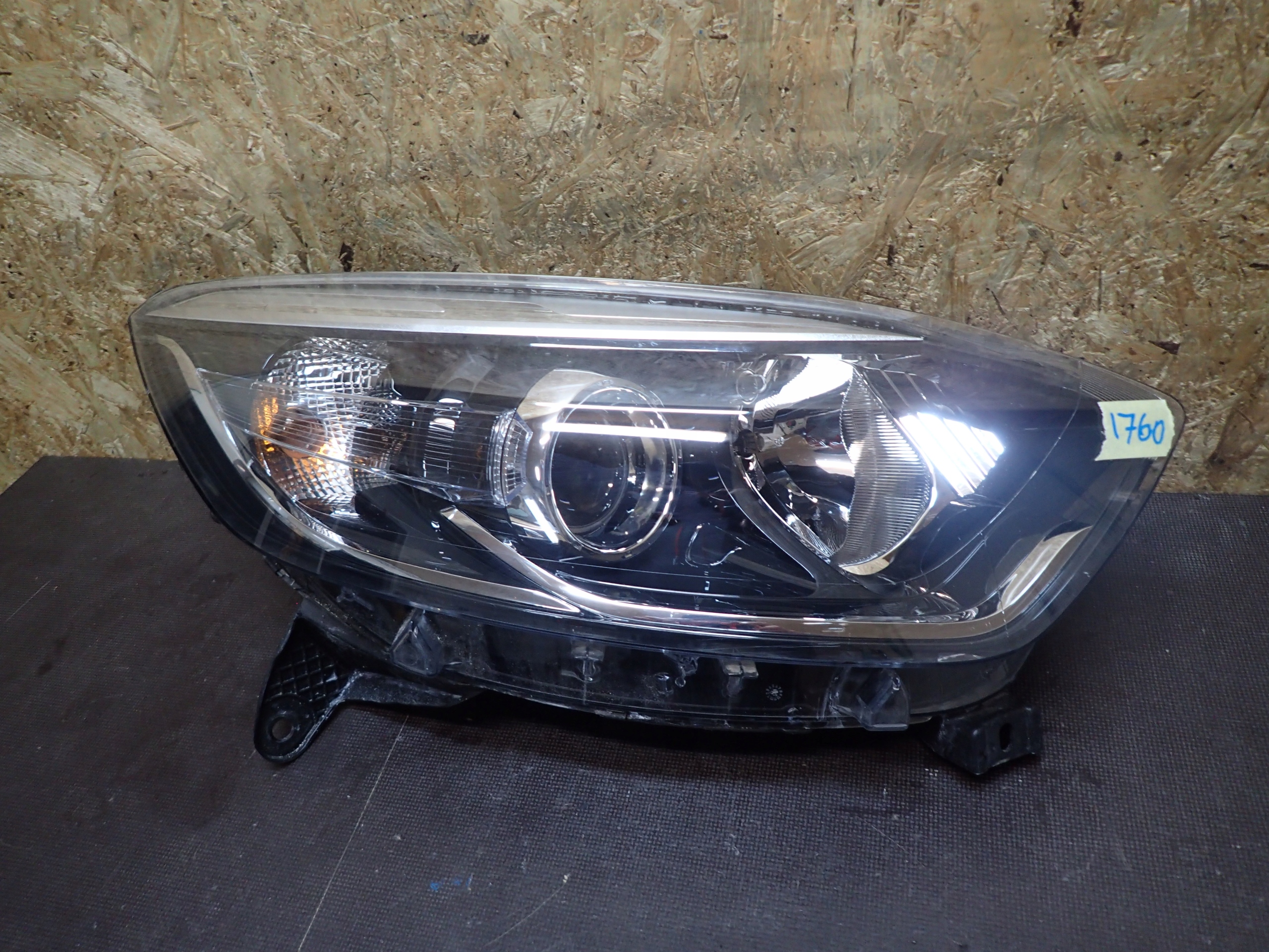 LIGHT FRONT RIGHT RENAULT CAPTUR 260102734R