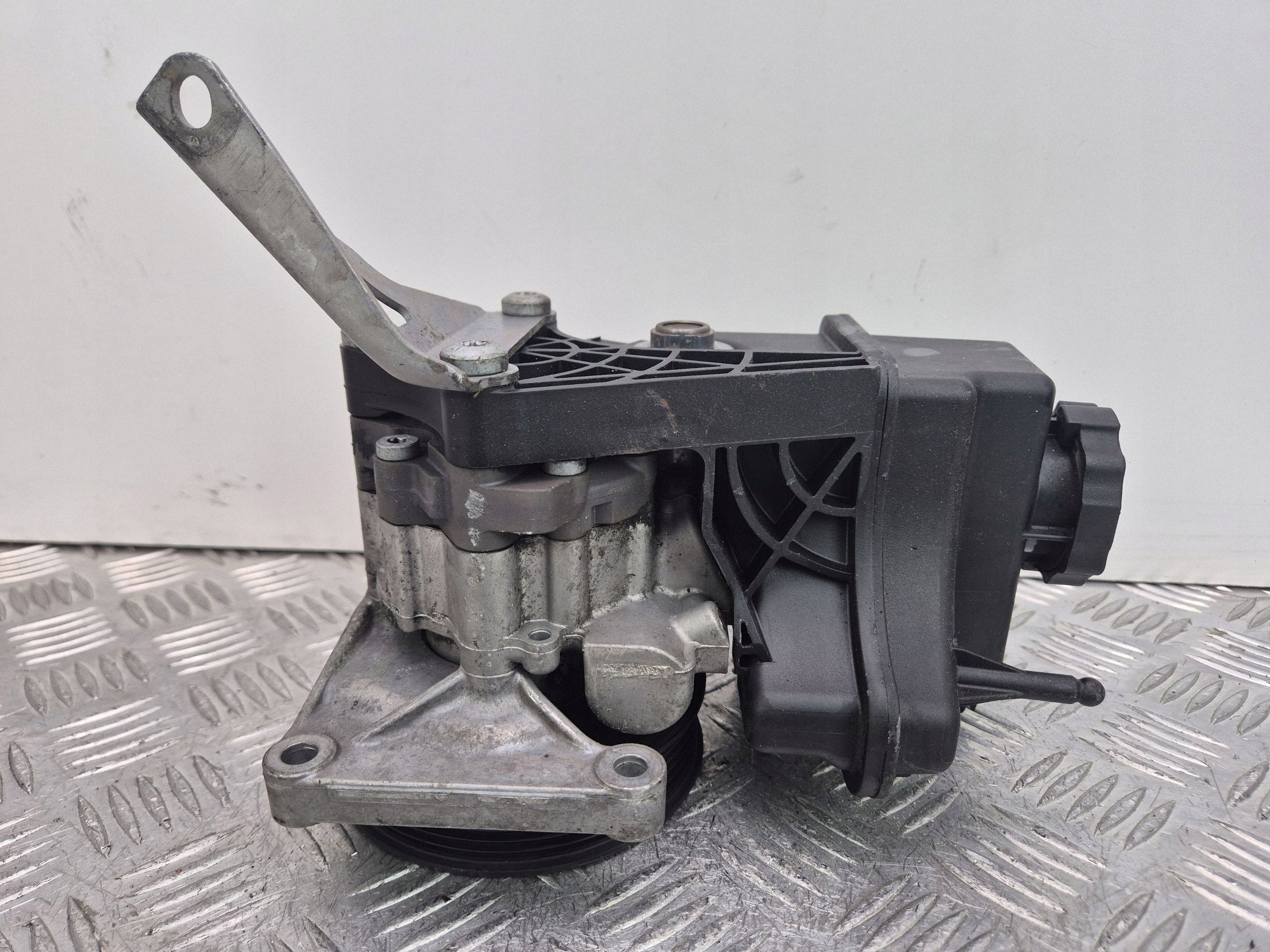 Mercedes C250 CDI W204 servo pump 0064661501