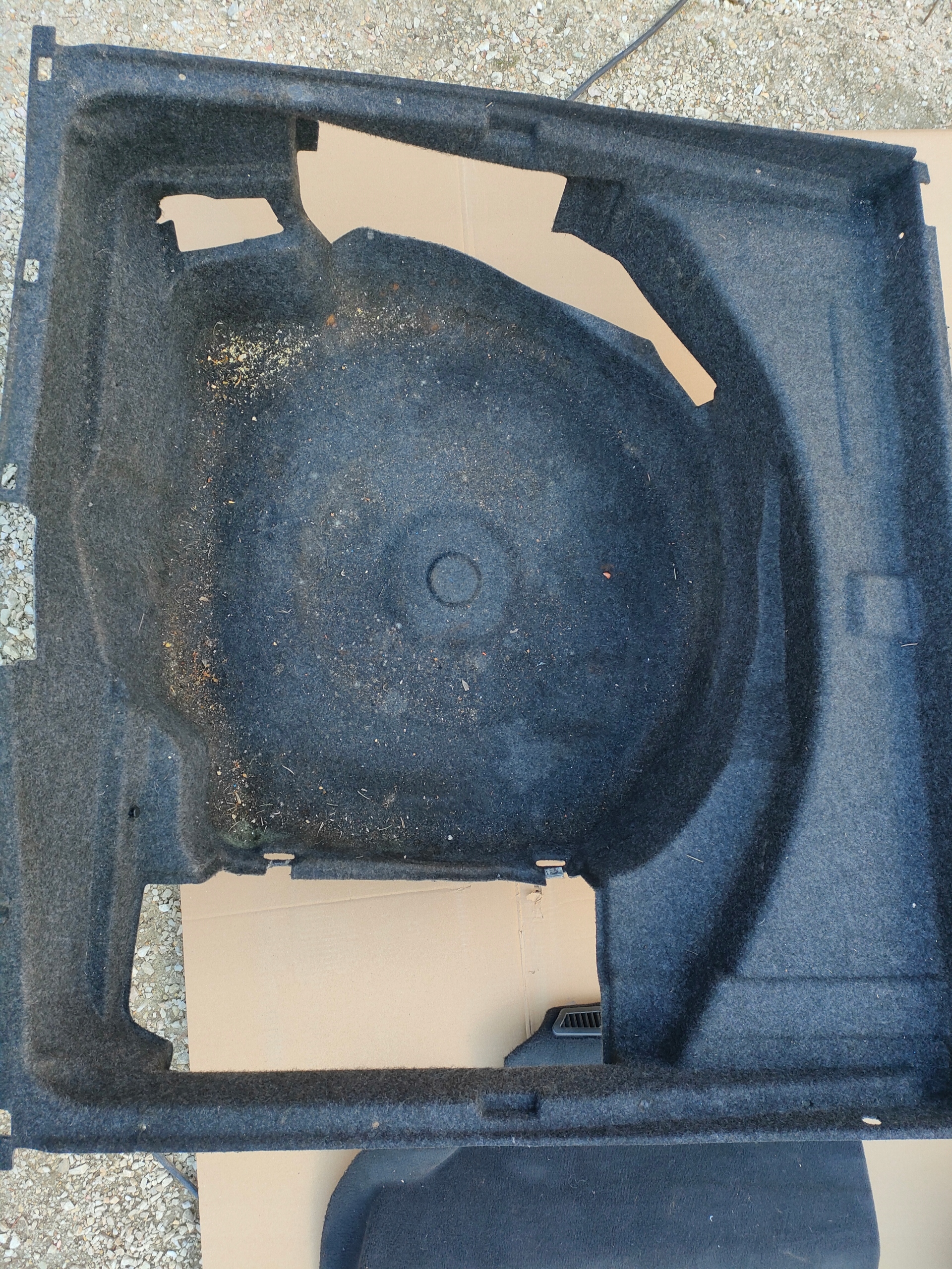 MERCEDES W211 KOMBI side boot black, mats