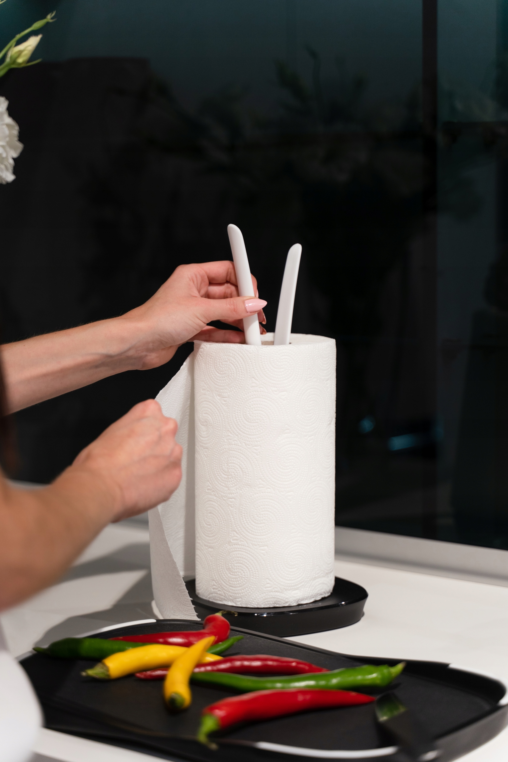 VIALLI LIVIO NOWOCZESNY STOJAK NA RĘCZNIK PAPIEROWY PODAJNIK KUCHENNY BIAŁY Marka Vialli Design