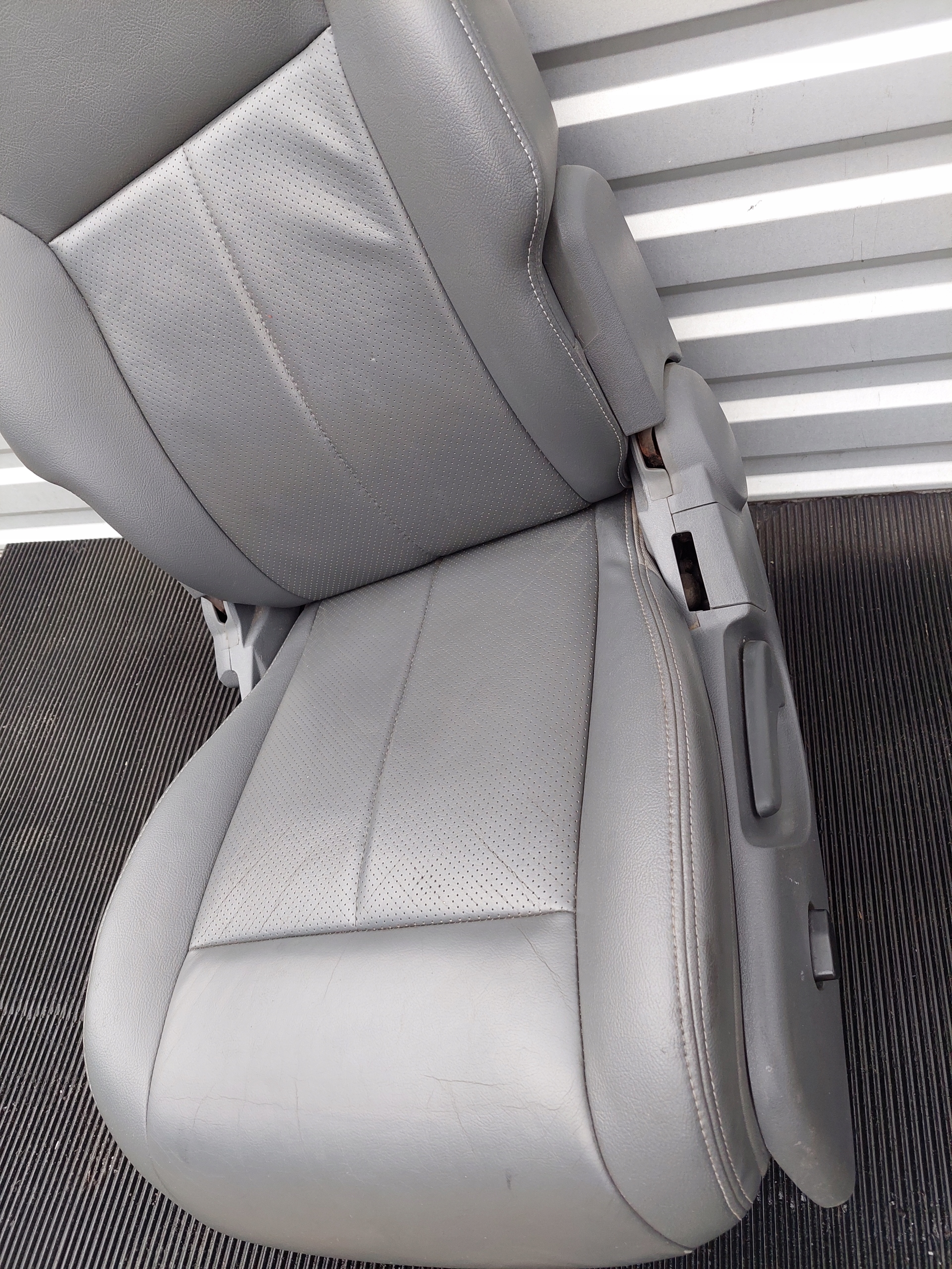 seat left JEEP CHEROKEE KK
