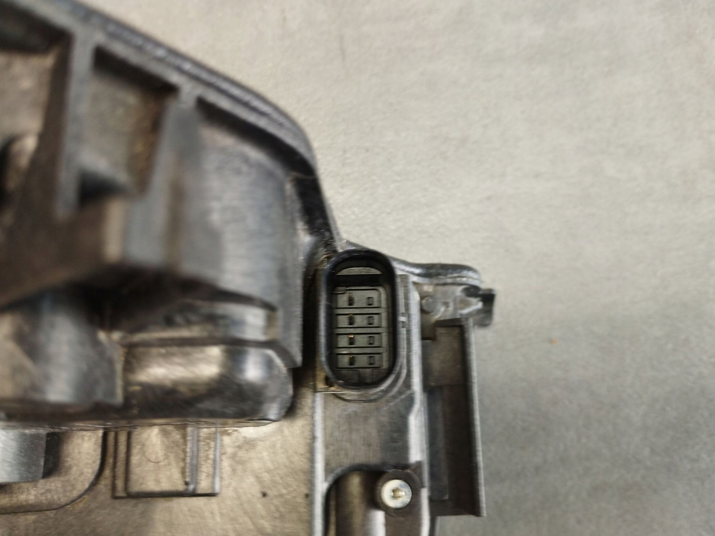 BMW X4M F98 lock left rear part 7473147