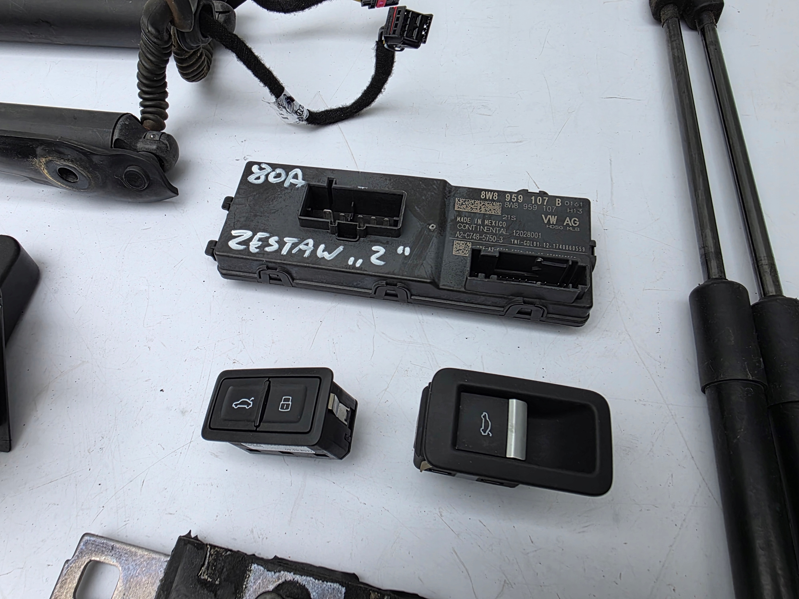 running board electrical opening trunk door boot AUDI Q5 80A FY