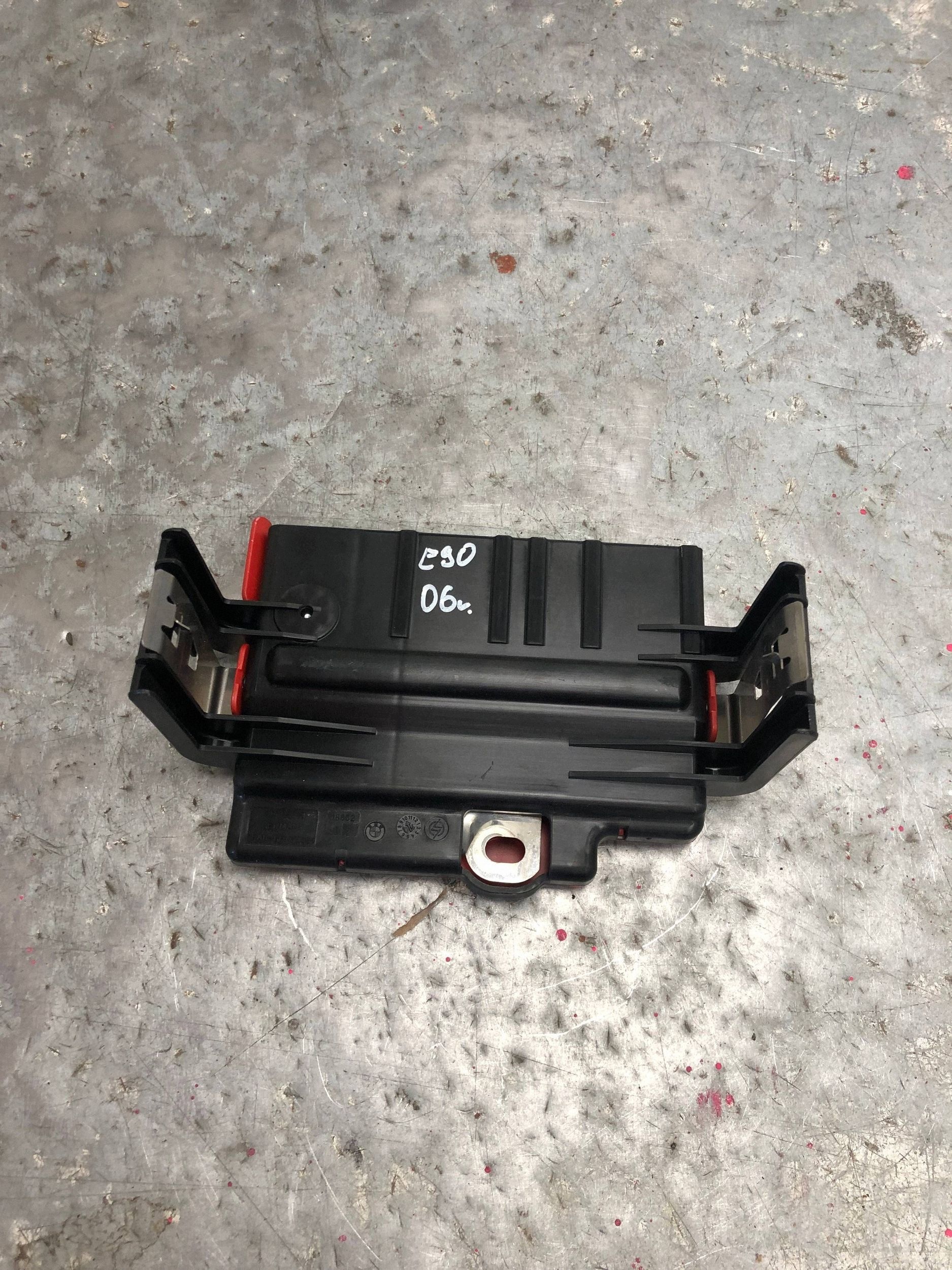 ROZDZIELACZ PRADU BMW E90 6936649