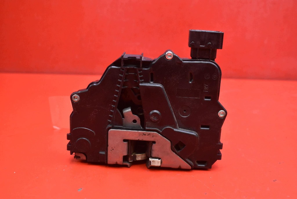 lock door right front front EU 13431840NG OPEL CORSA E 5D 14-20