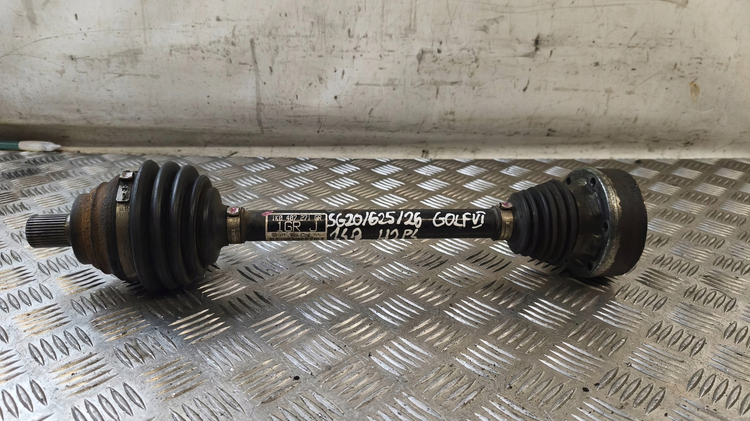 semi-axis left VW GOLF VI 2009 1K0407271GR