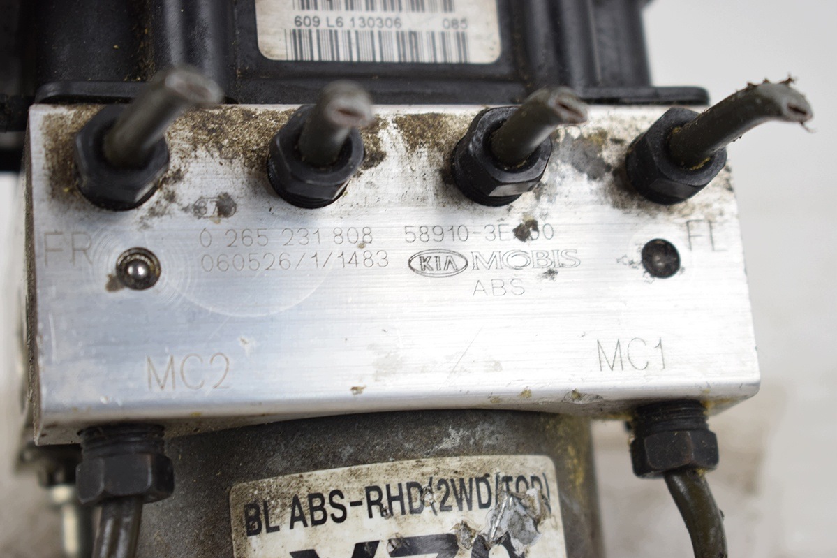 pumpa * ABS KIA SORENTO i 0265231808 589103E400
