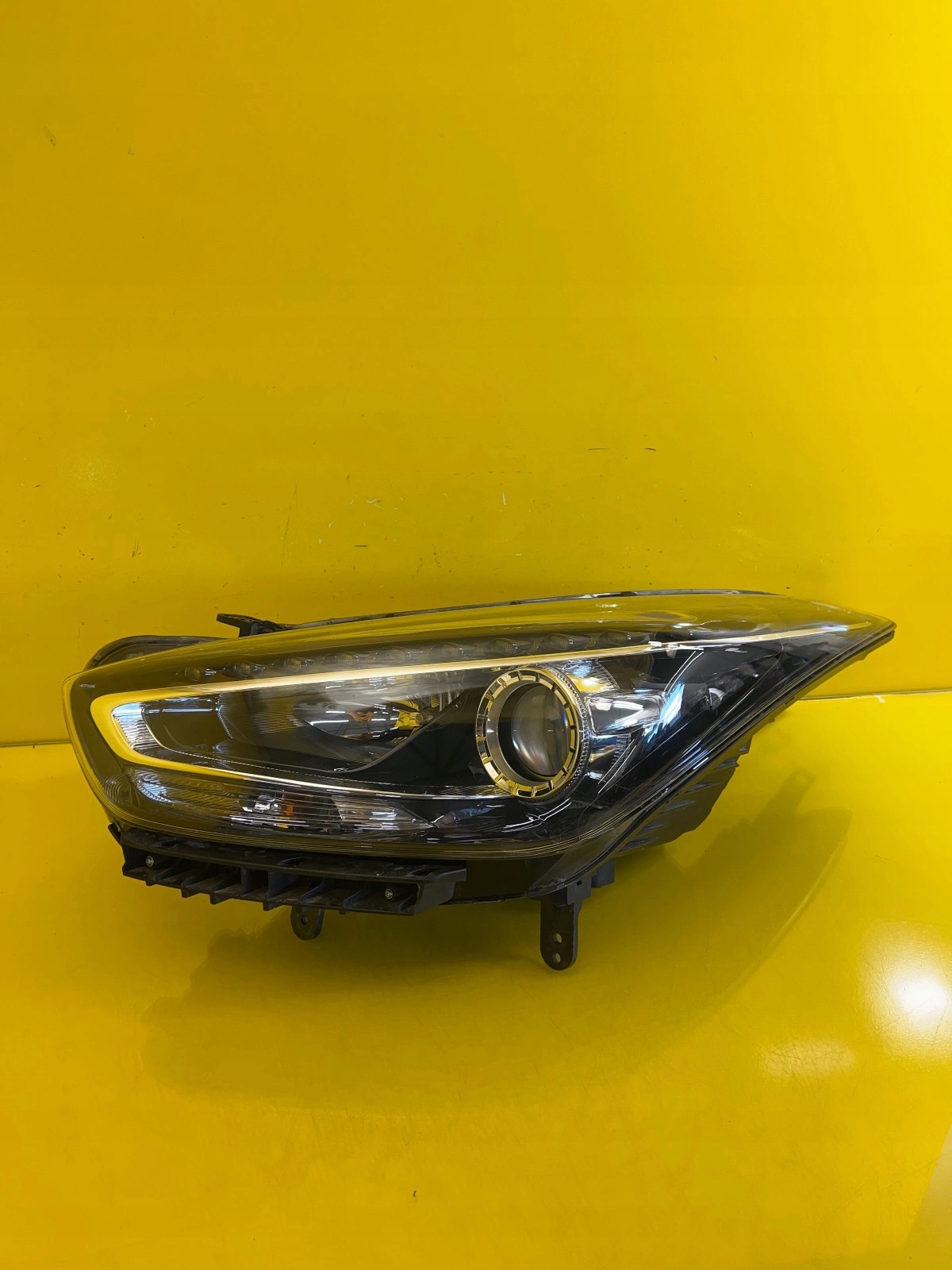 light left front Hyundai i40 Lift Xenon 14
