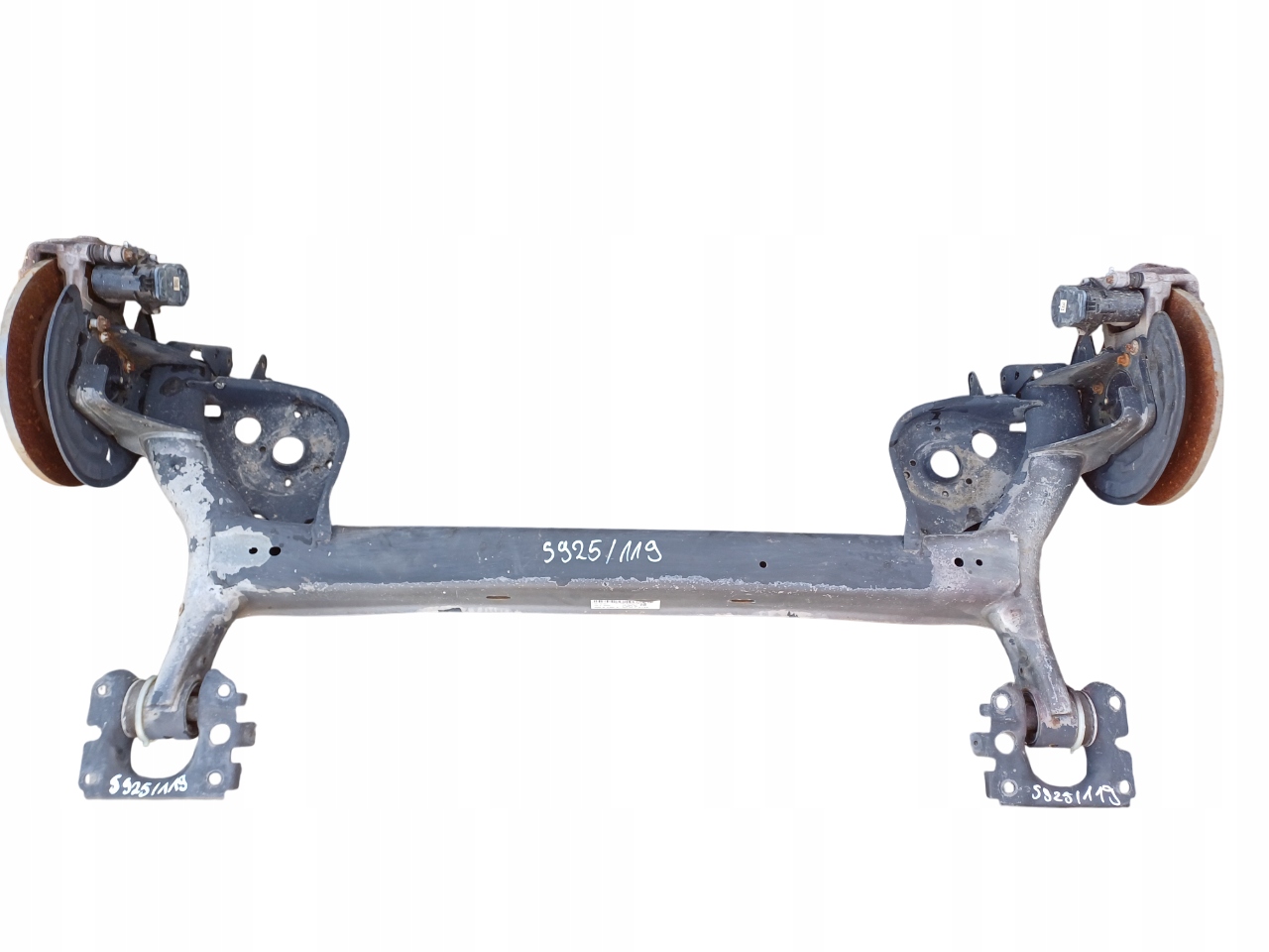 MERCEDES B W247 18- BELKA ZAWIESZENIA TYLNA