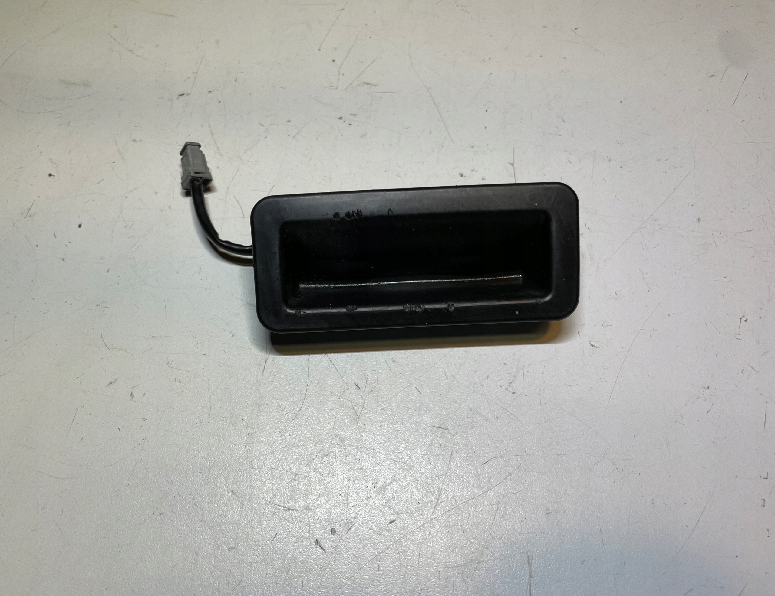 switch bonnet YUZ500020 RANGE ROVER SPORT L320