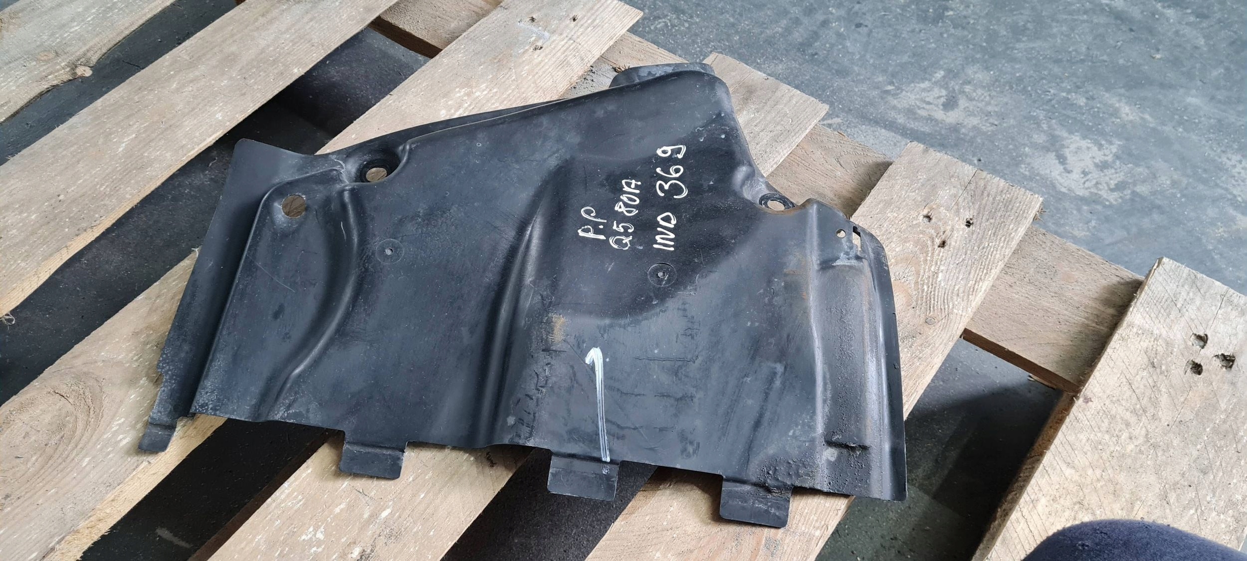 Q5 80A SQ5 cover chassis cover right right front 80A825202A