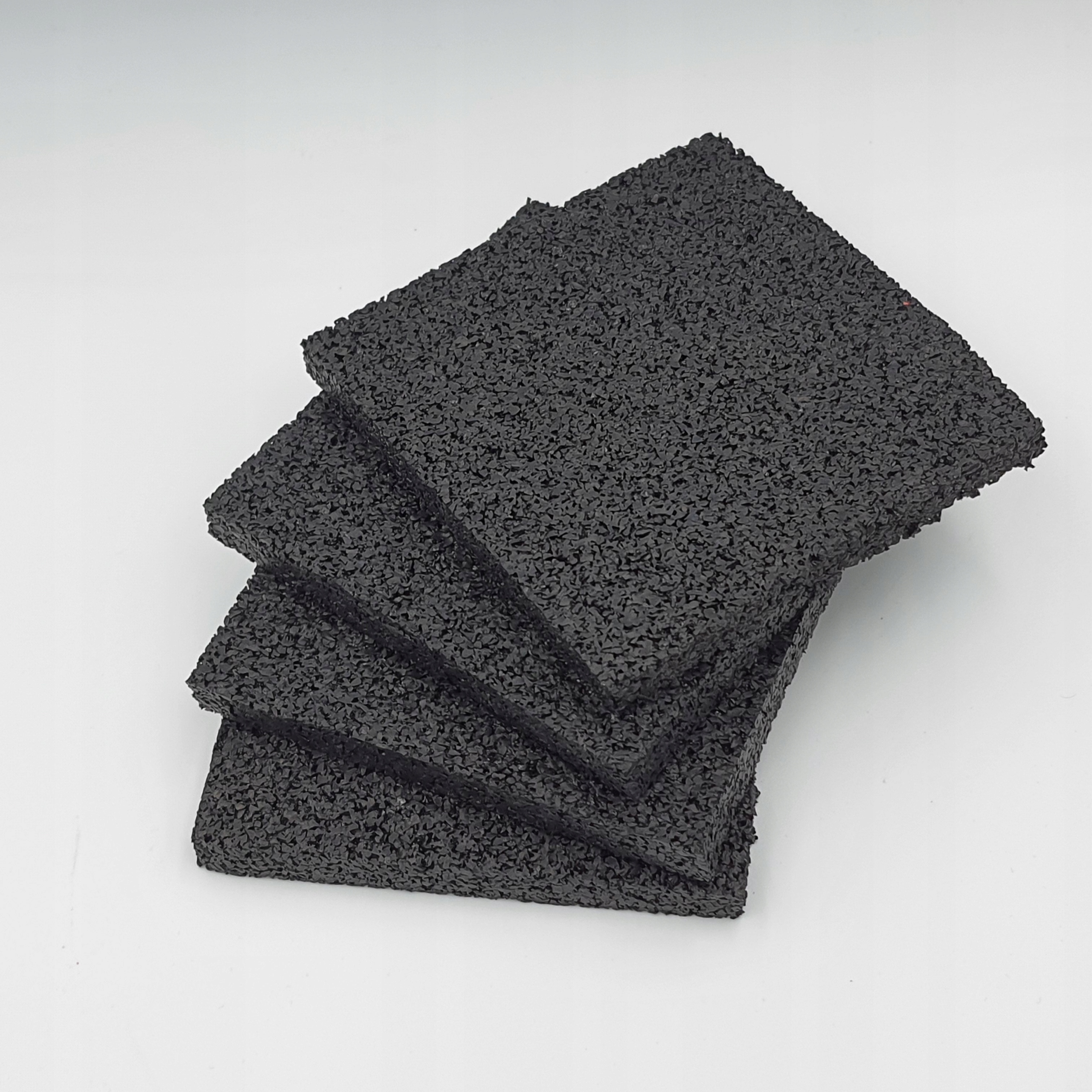 

Mata antywibracyjna pod pralkę 10mm 10x10cm 4 szt