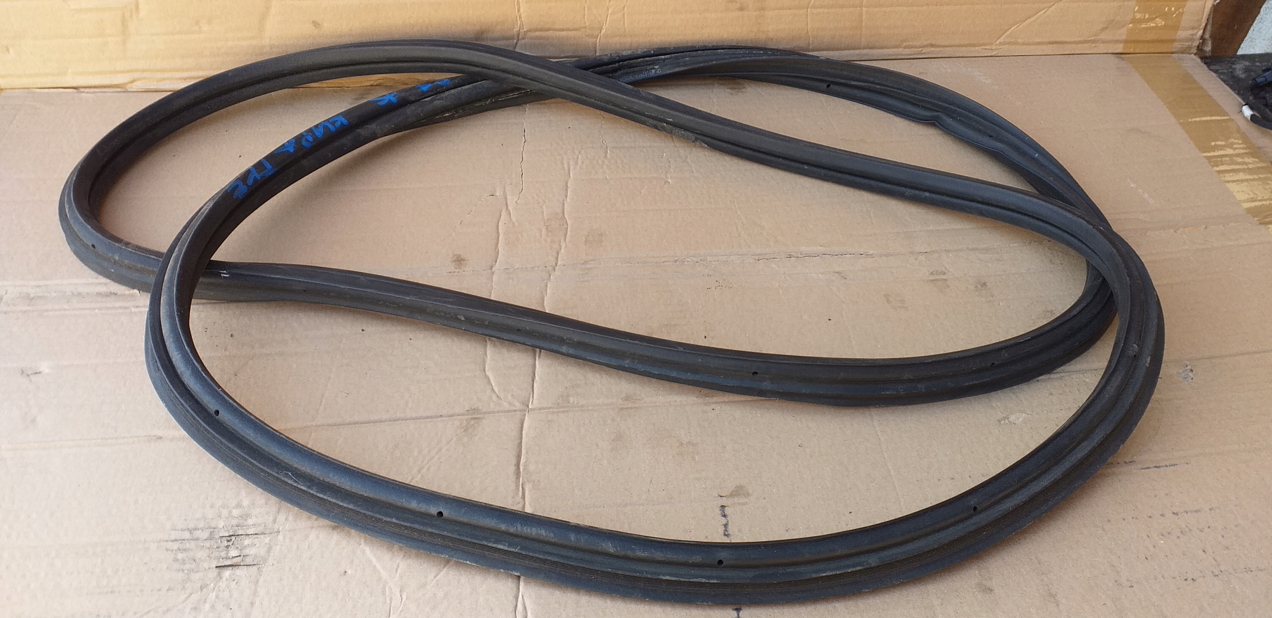 OPEL ASTRA K V Uszczelka klapy bagażnika HB