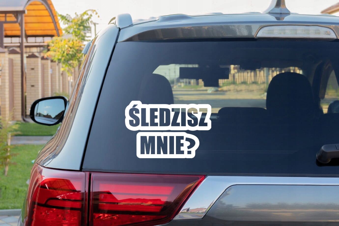 ŚLEDZISZ MNIE? - Naklejka na samochód na auto ODBLASKOWA Producent Inny