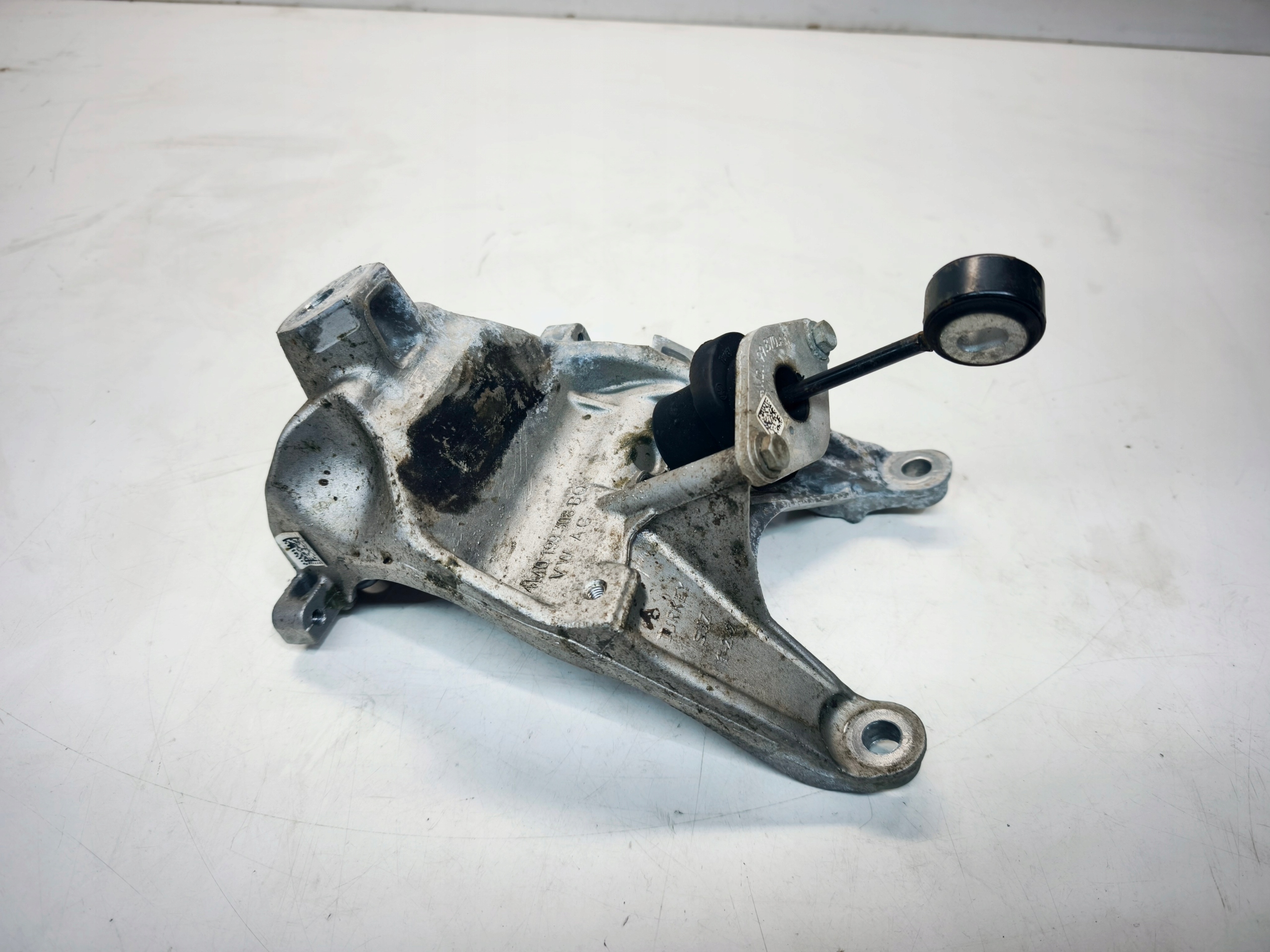 holder engine mount right AUDI A4 B9 A5 8W 2.0 TDI 4M0199308BQ