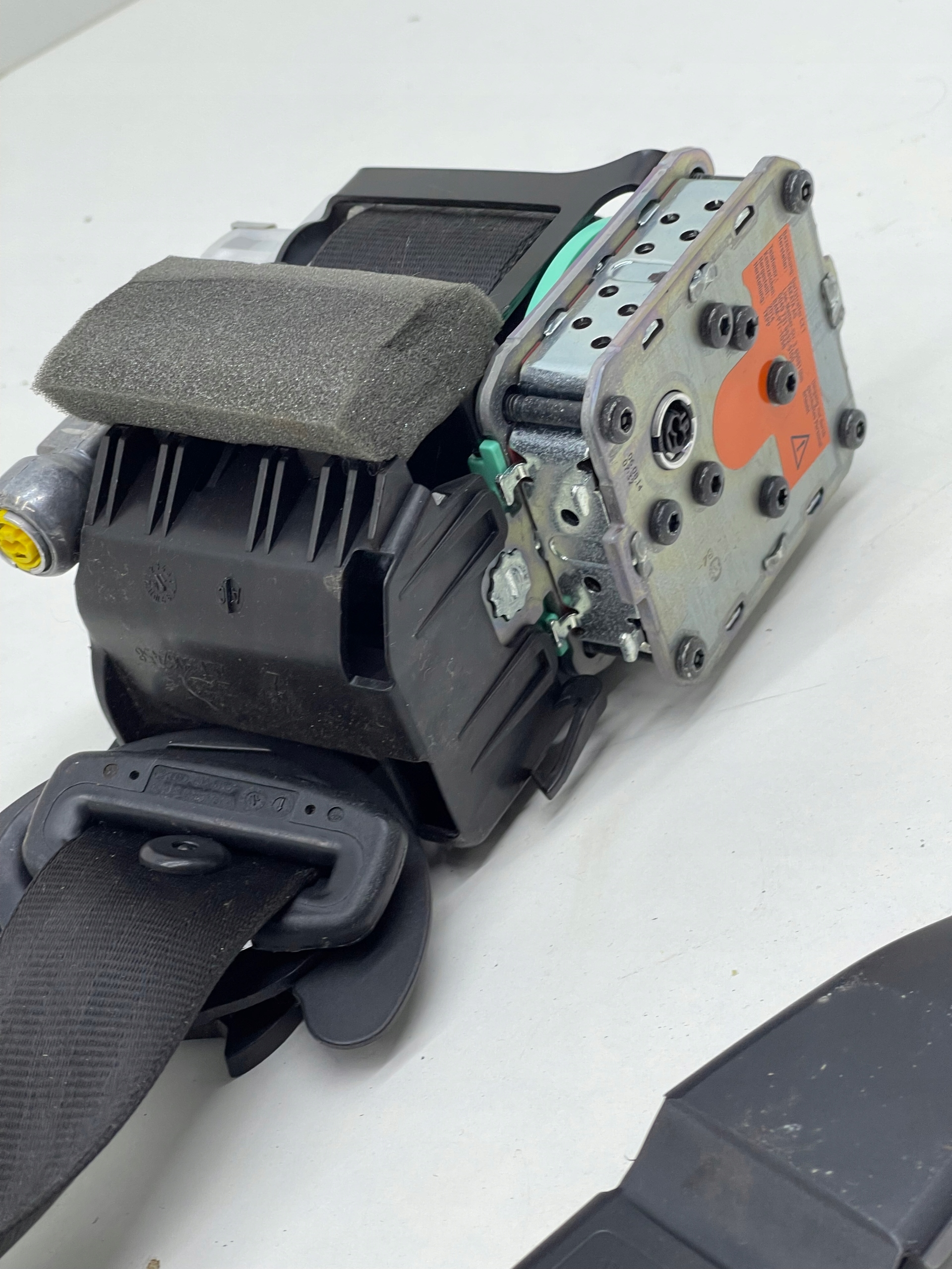 AUDI A6 C7 tension belt safety left front front original!