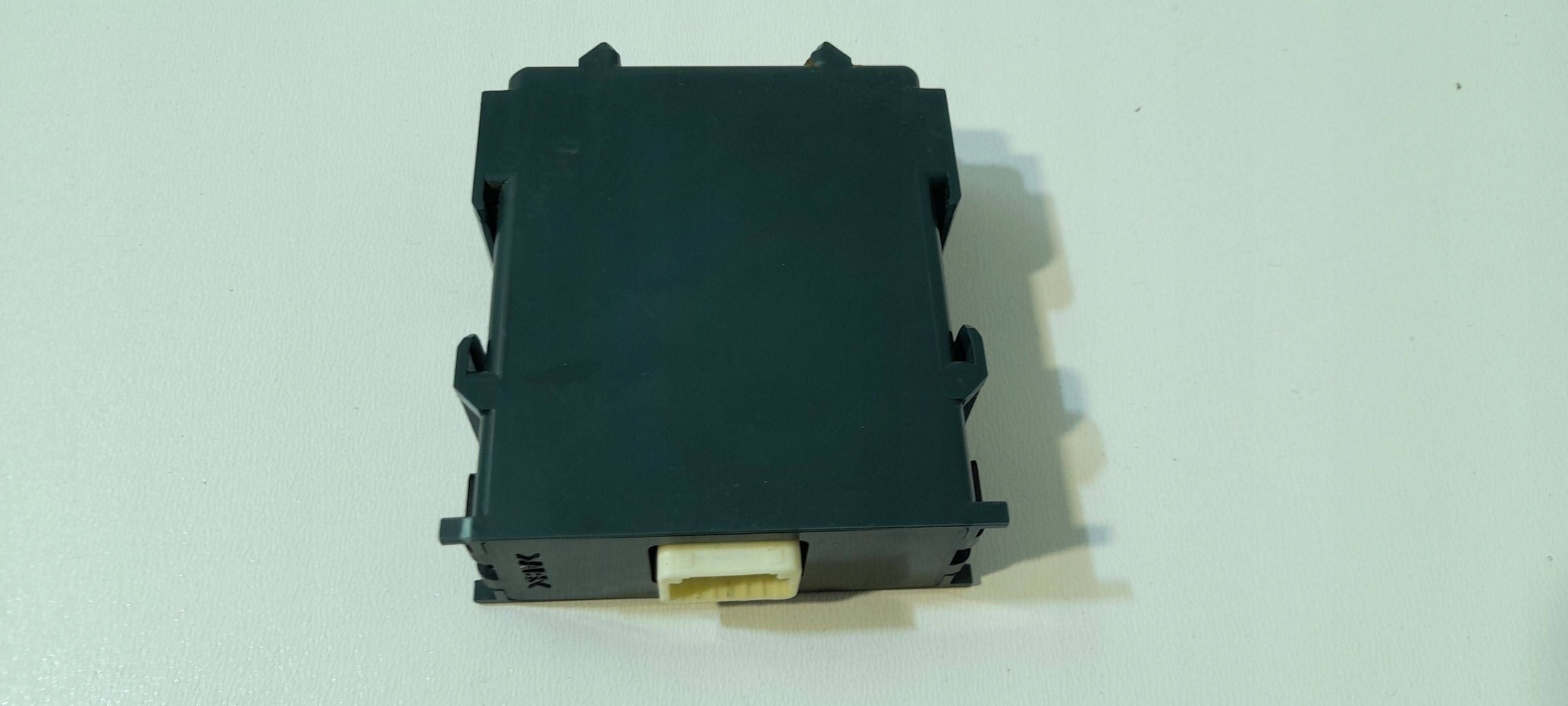 Toyota Yaris Cross module / relay 868572-0D040 (P284)