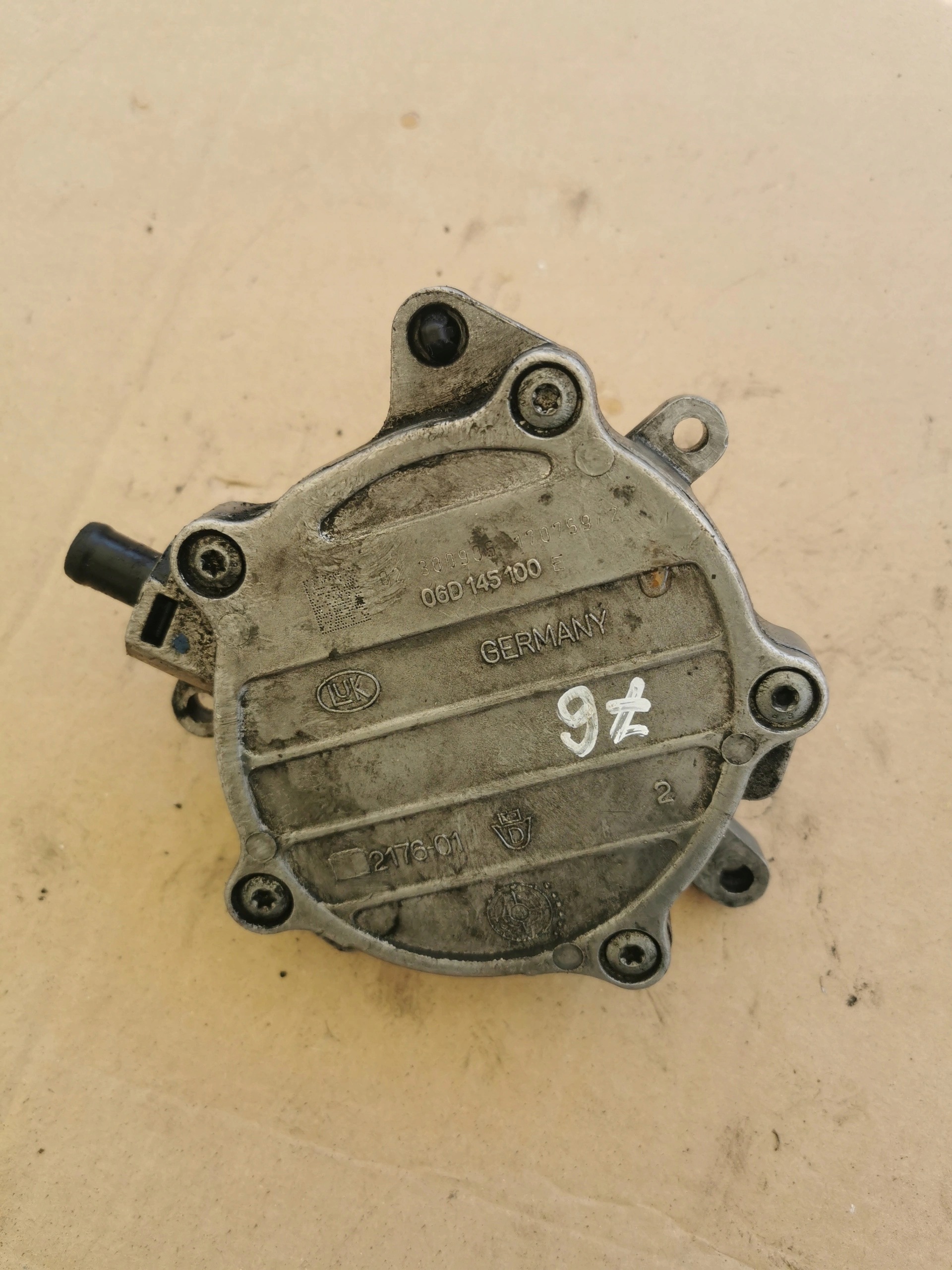 AUDI A4 B7 2.0TFSI 06D145100E Pompa VACUM WACUM