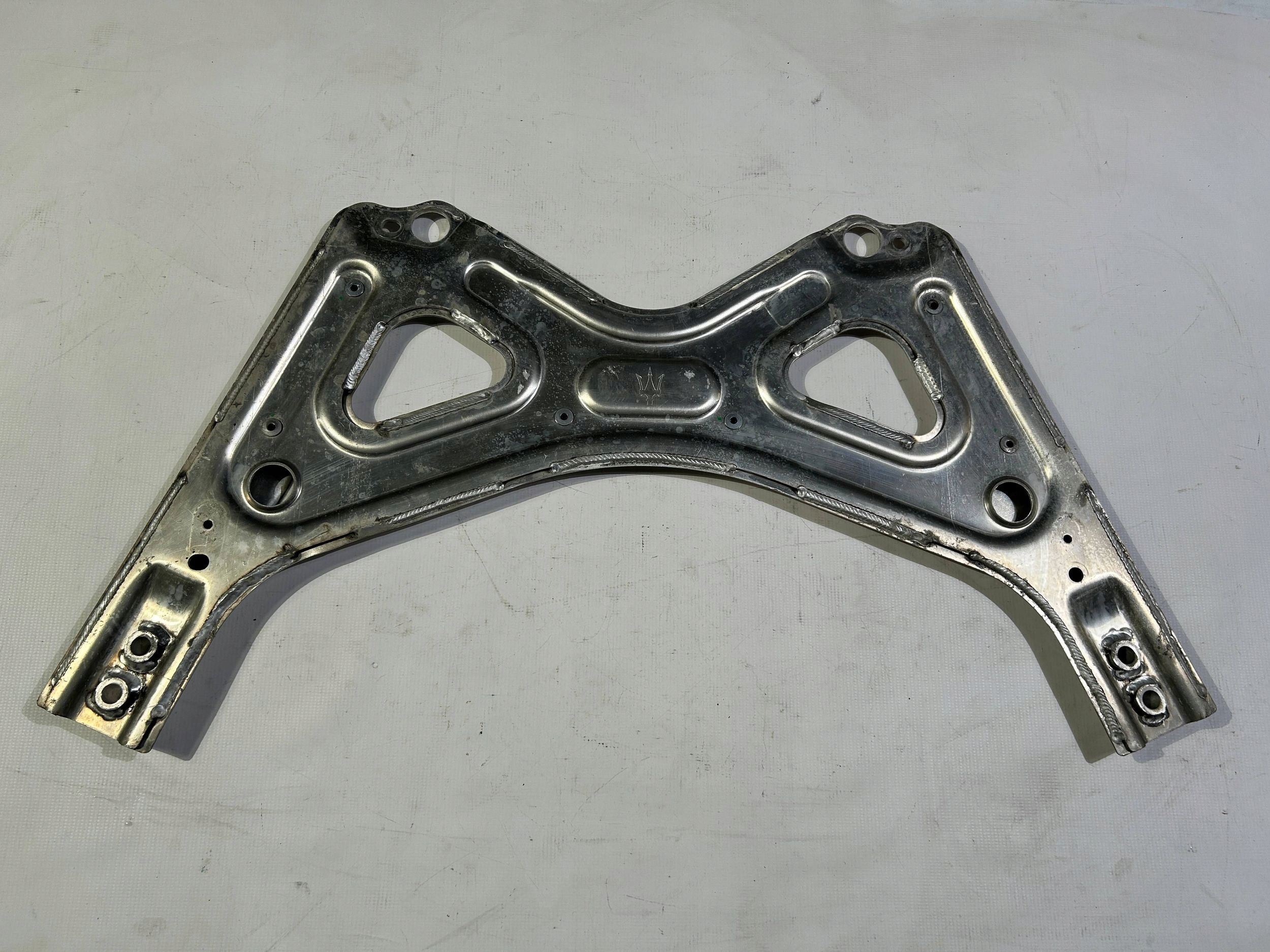 support holder brace sider front Maserati Quattroporte 2013