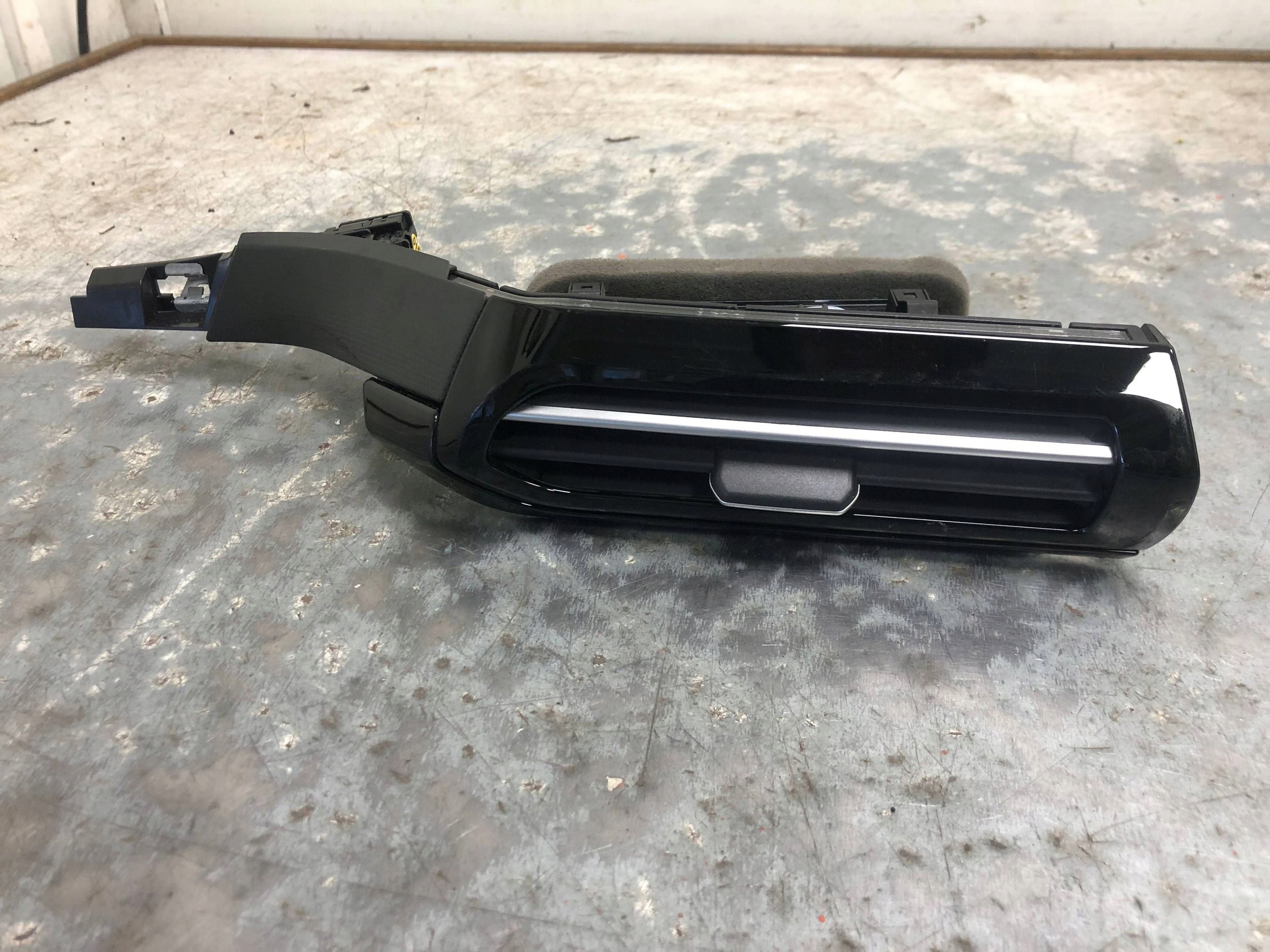 grid air conditioning devices consoles VW ID4 ID.4 11B947095C 11B858415E