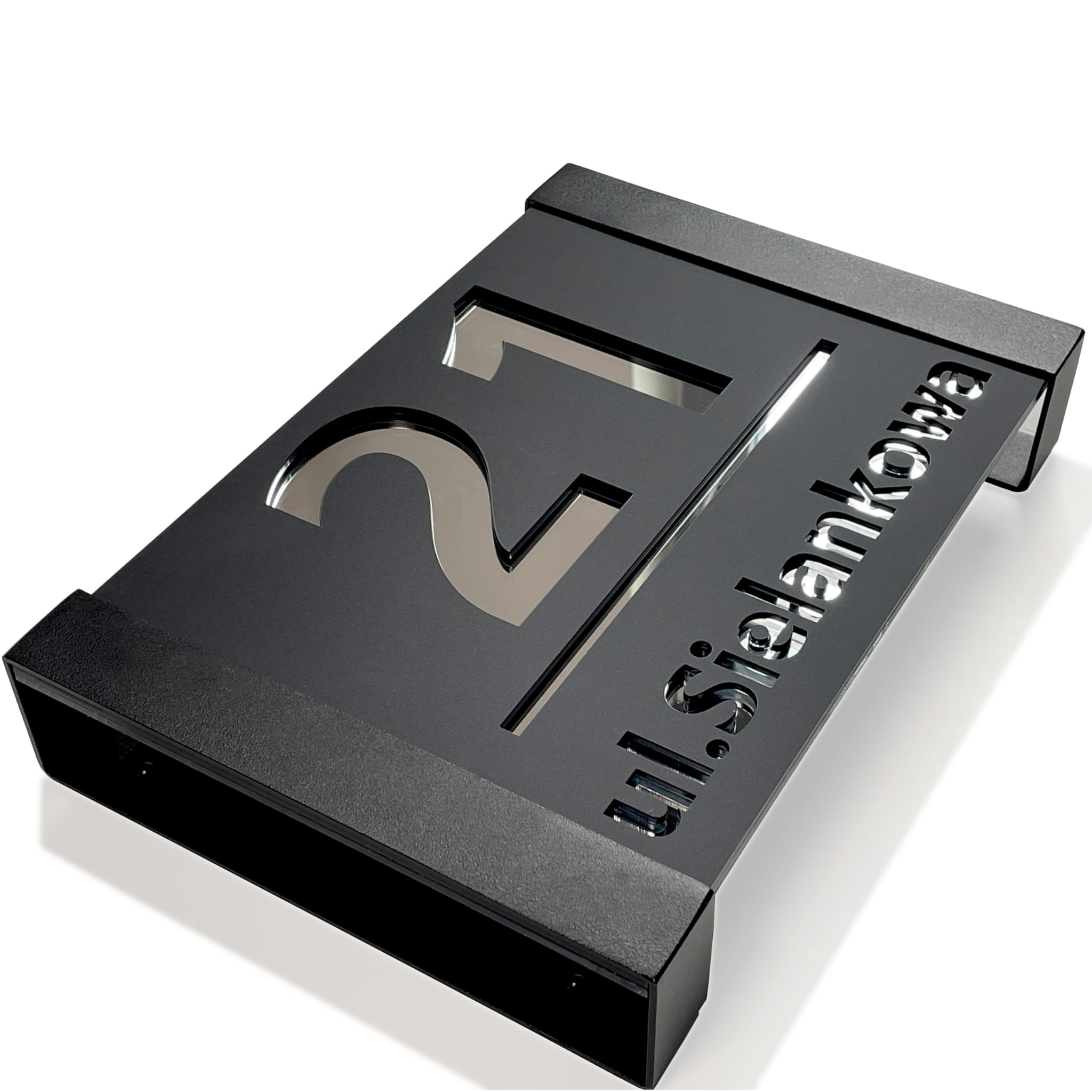 Adresní štítek s číslem domu na dům Loft černý 30x40