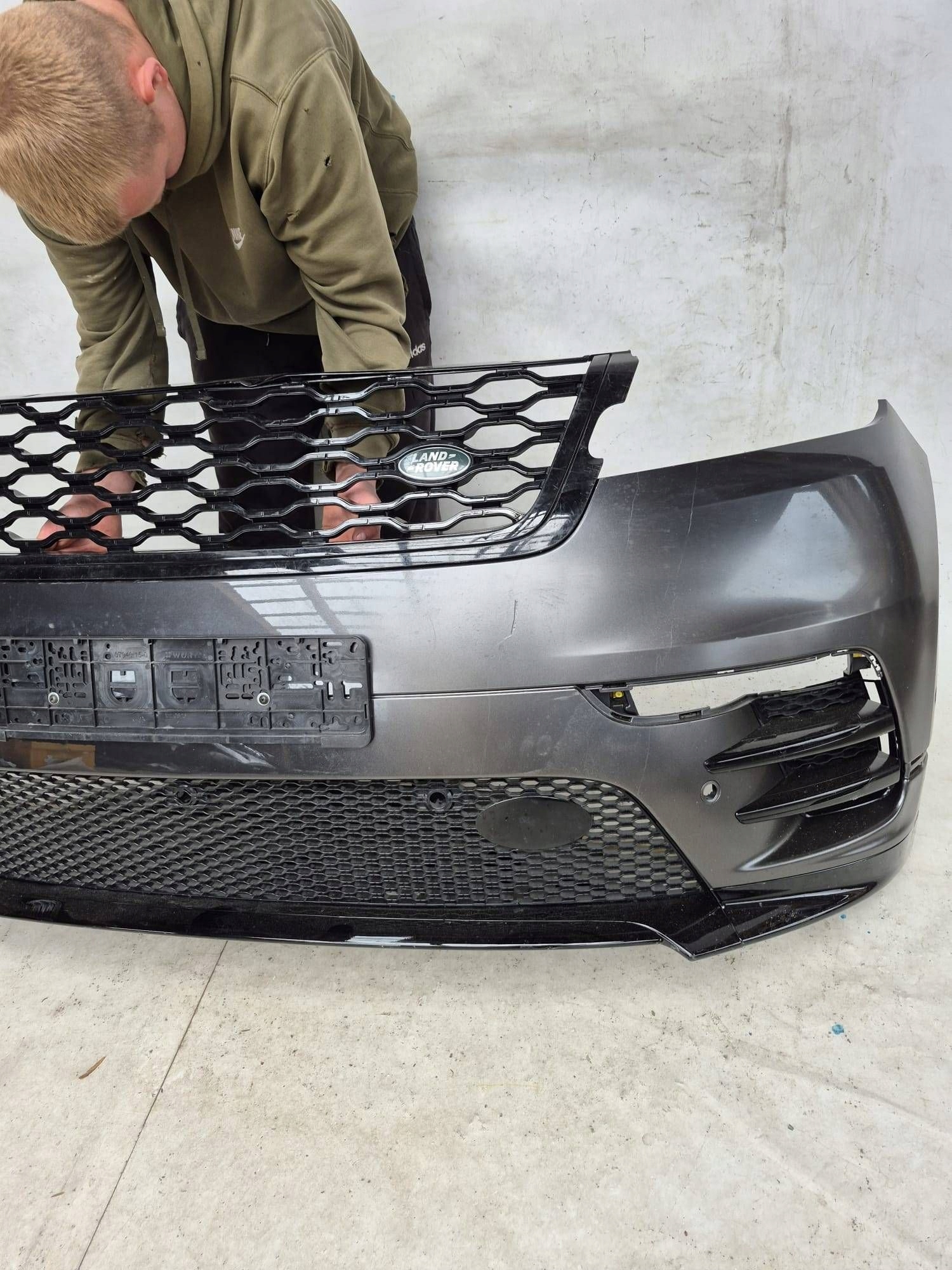 RANGE ROVER VELAR L560 R-DYNAMIC 17- Stoßstange vorne vorne J8A2-17F003-CB