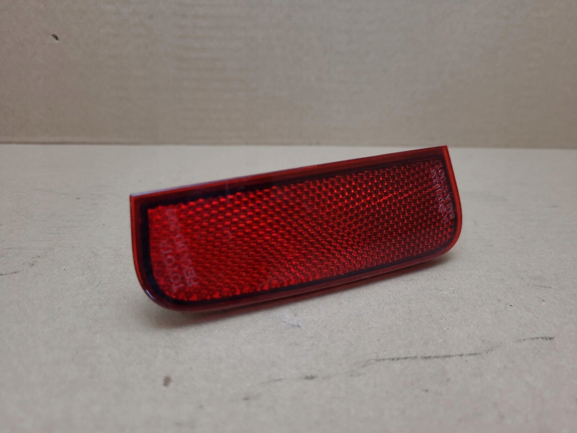 Odblask left side Toyota Yaris 3 XP150 2015 81920-0D040