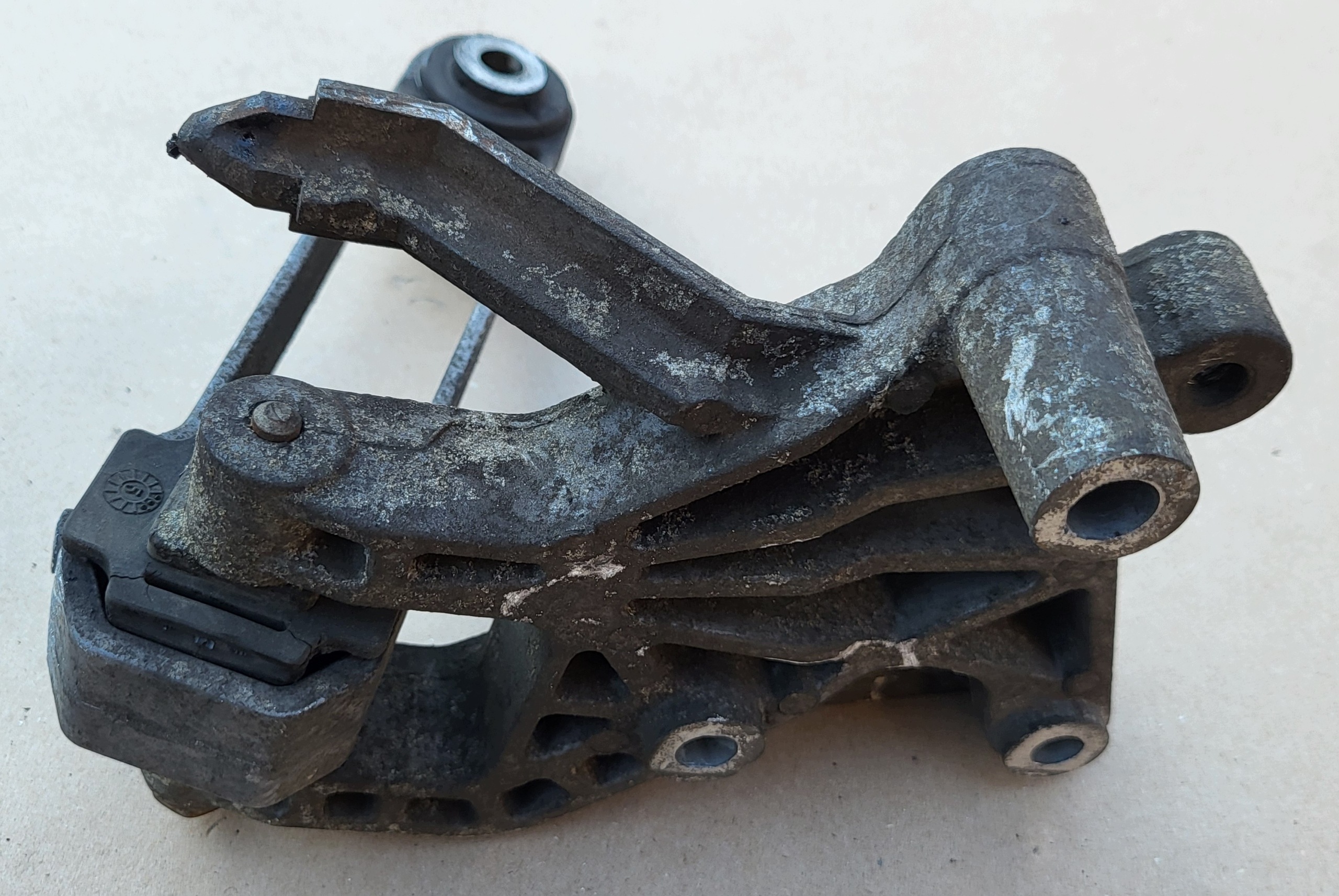 holder holder engine mount SAAB 9-5 95 5236393 OE