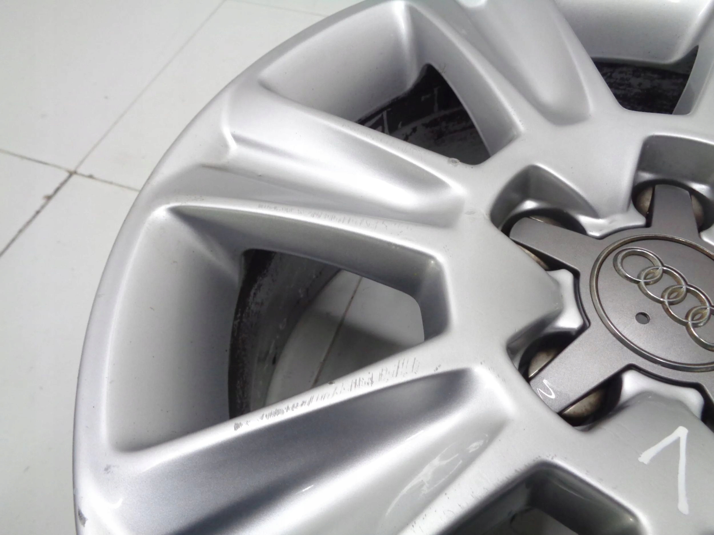 AUDI A1 8X disk hliníkový R15 6,5 J ET 34 8X0601025