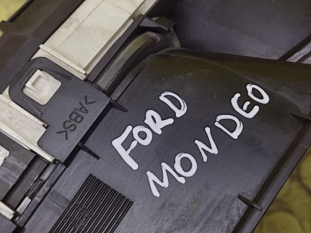 FORD MONDEO MK4 kombiinstrument 6M2T10849CN