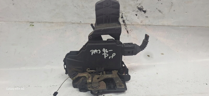 lock door VW PASSAT 96- right front C1B1837016A