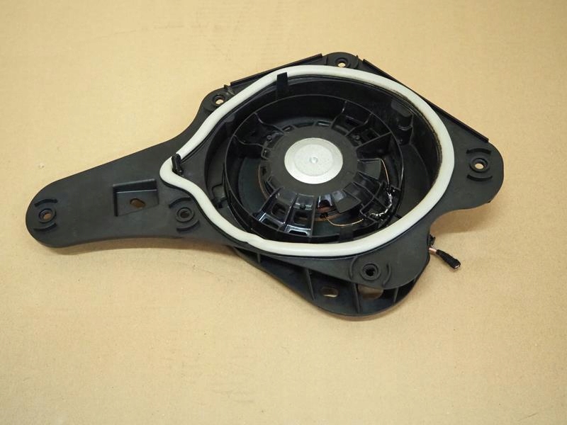 GŁOŚNIK DRZWI PRAWY TYŁ PEUGEOT 3008 II 9813827080 Numer katalogowy części 9813827080