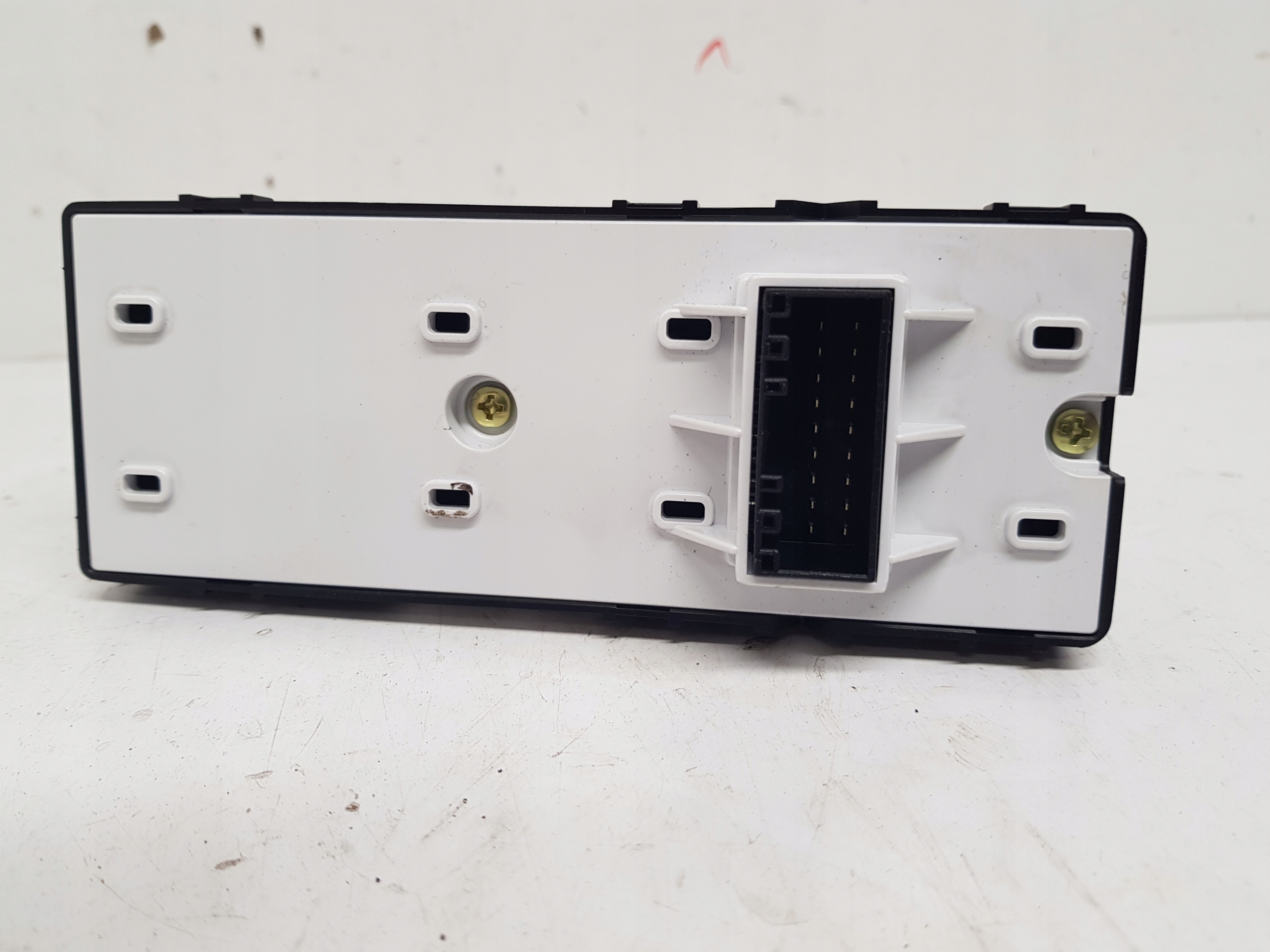 KIA STONIC switch button windows 93570-H8500 2017