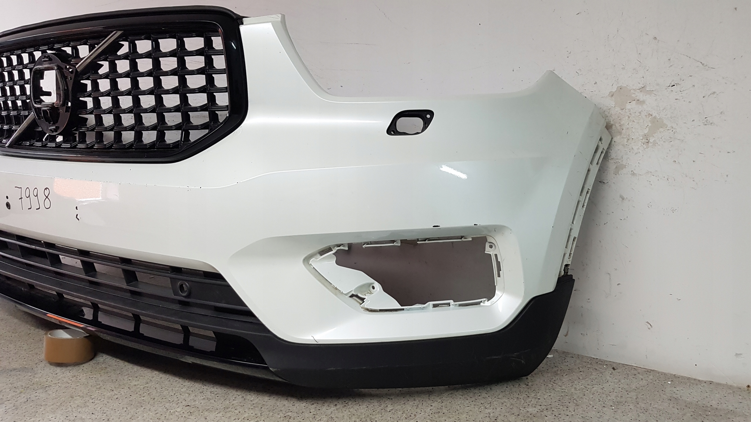 VOLVO XC40 XC R-design 2017 - bumper front 7998