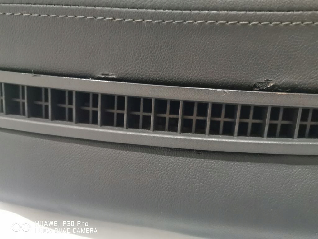 MERCEDES CLA W117 консоль - кожа