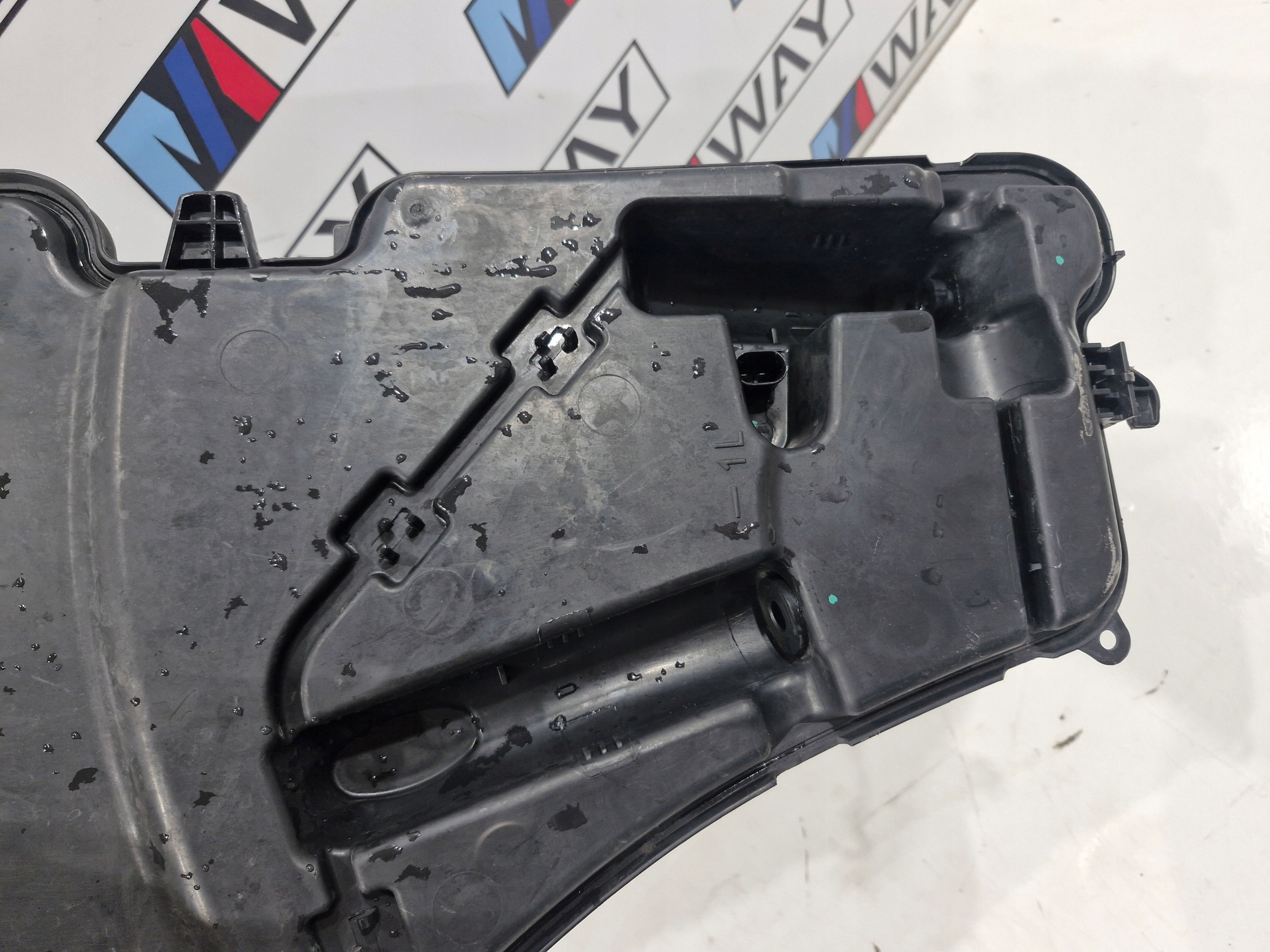 BMW G11 G12 G30 G31 Behälter Spritzdüse 7357290