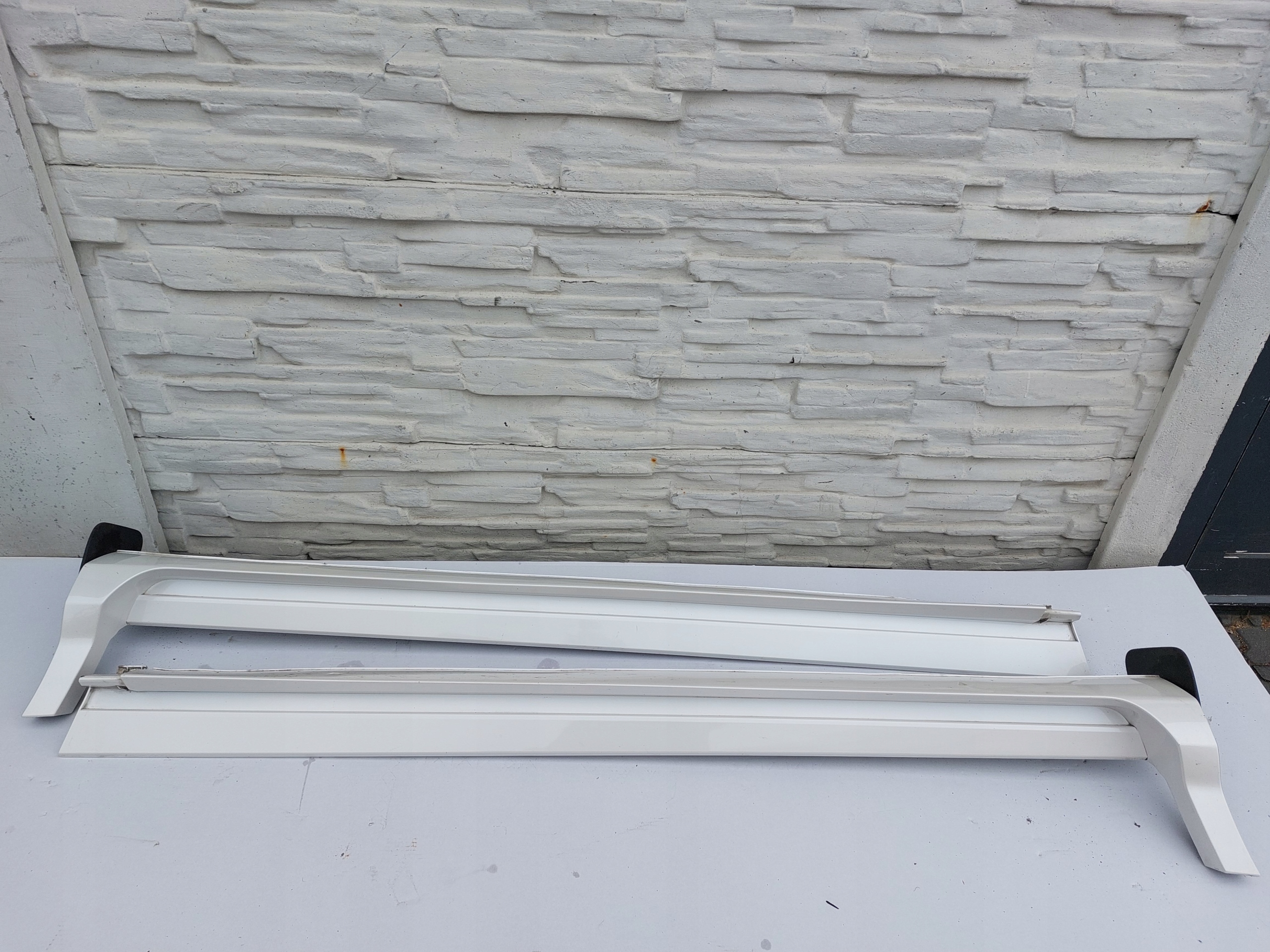 KUGA MK2 ST LISTWA PROGOWA LEWA BIAŁA PERŁA AD