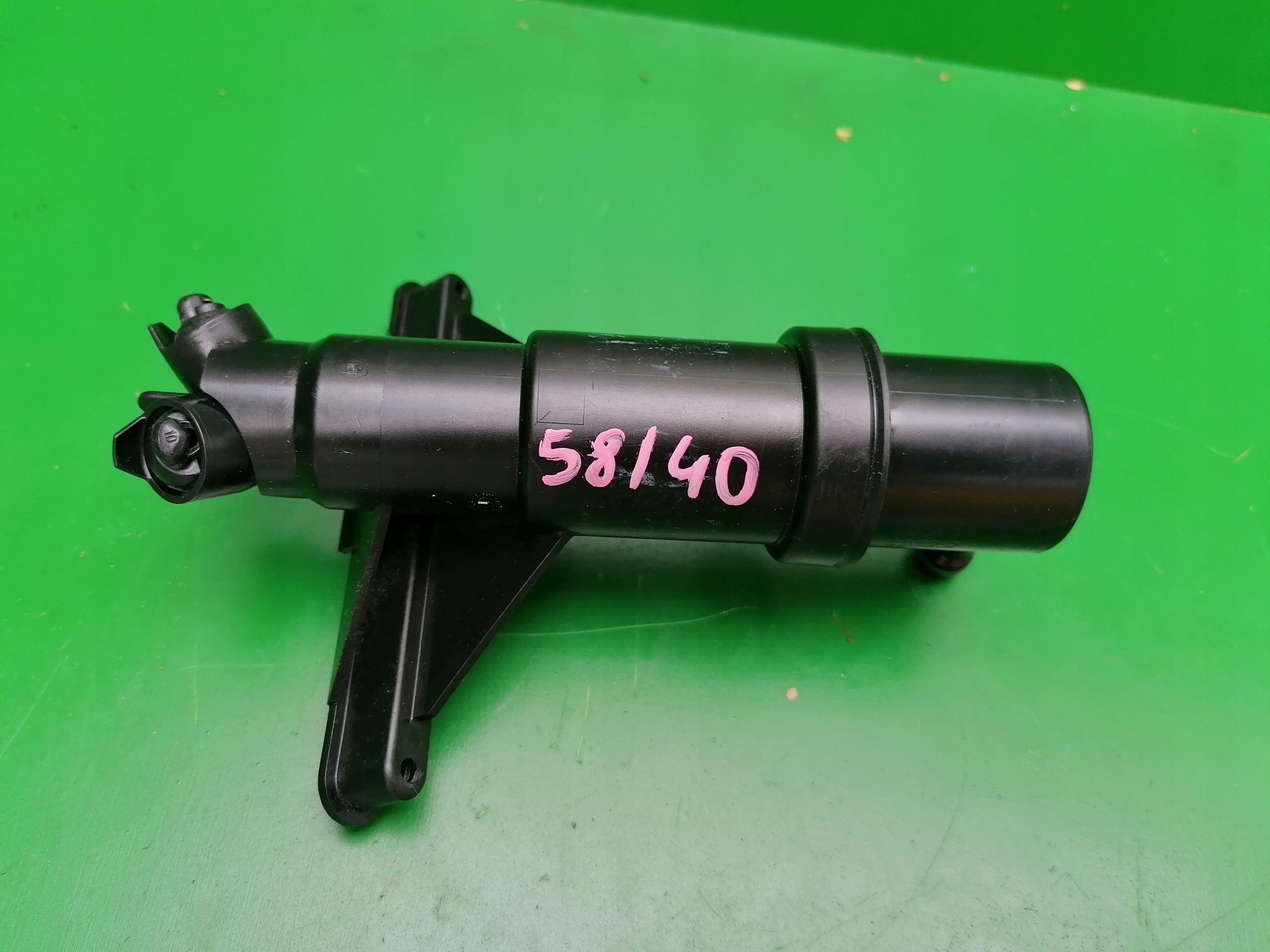 Форсунка насоса омывателя лампы BMW E60 E61 оригинальная