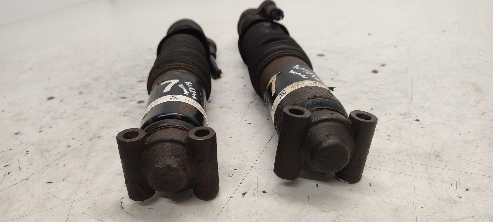 Stoßdämpfer heck hinten Mercedes W124 2,2b