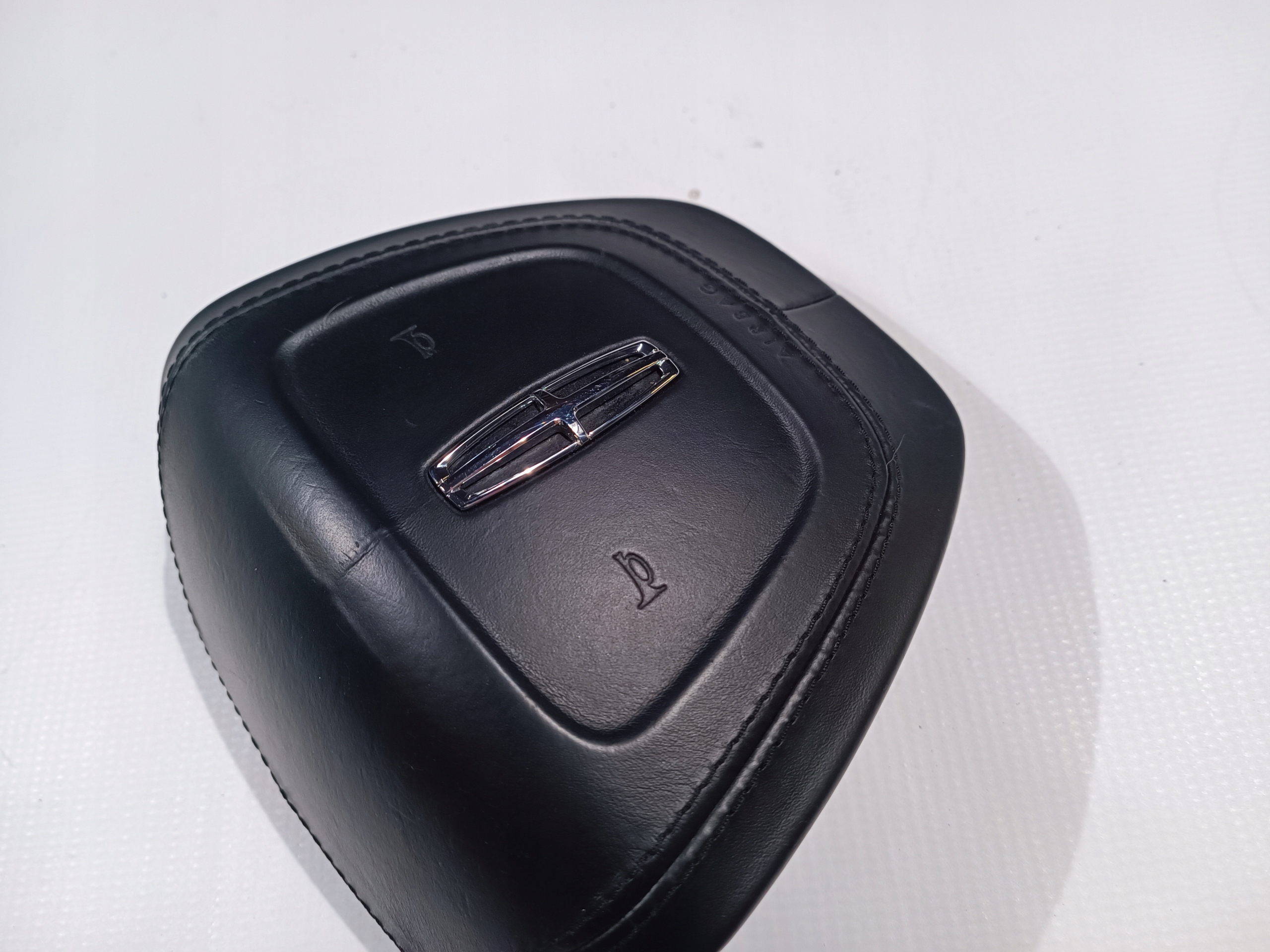 LINCOLN Continental 2017 перед Сторона левый Подушки