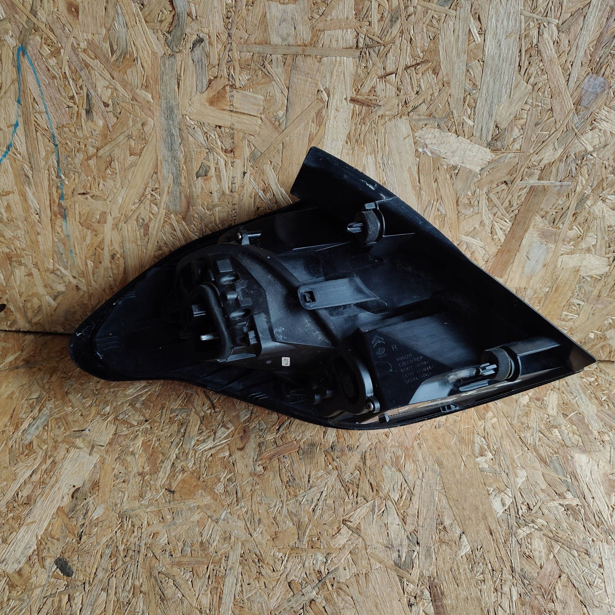 light rear rear part side right Citroen C4 II 9808624380