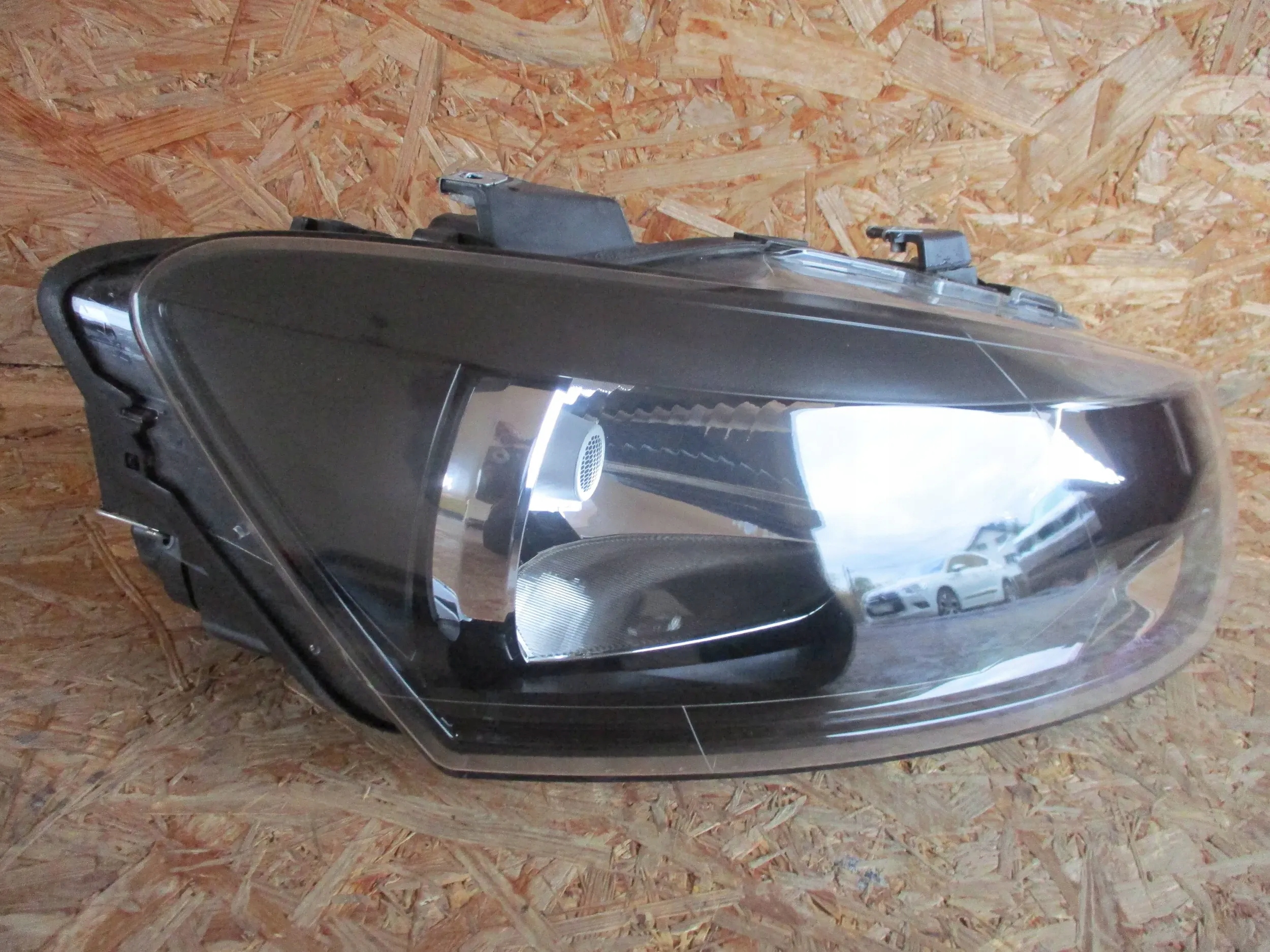 light front front right VW POLO V 6R1