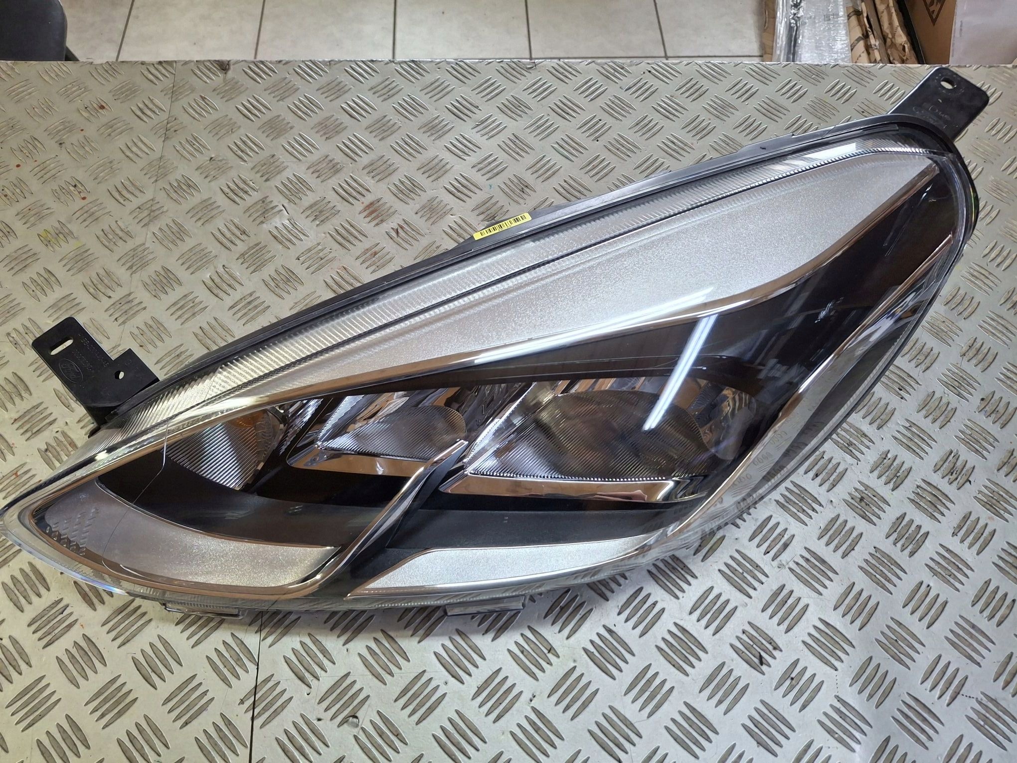 light left front FORD FIESTA MK8 2017R->