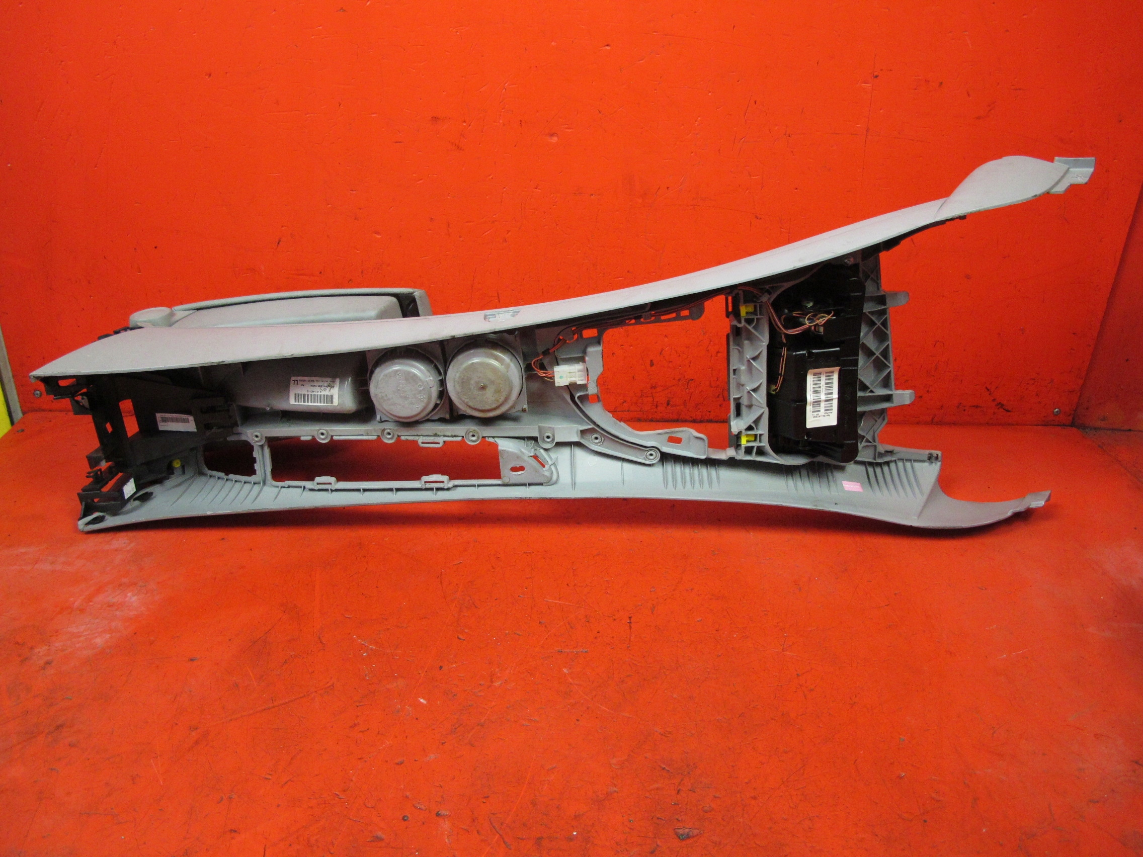 BMW 1 and E87 TUNEL central armrest EU 9110405
